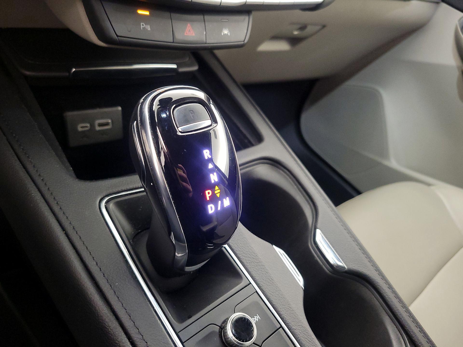 Thumbnail: 2023 Cadillac XT4 - 17