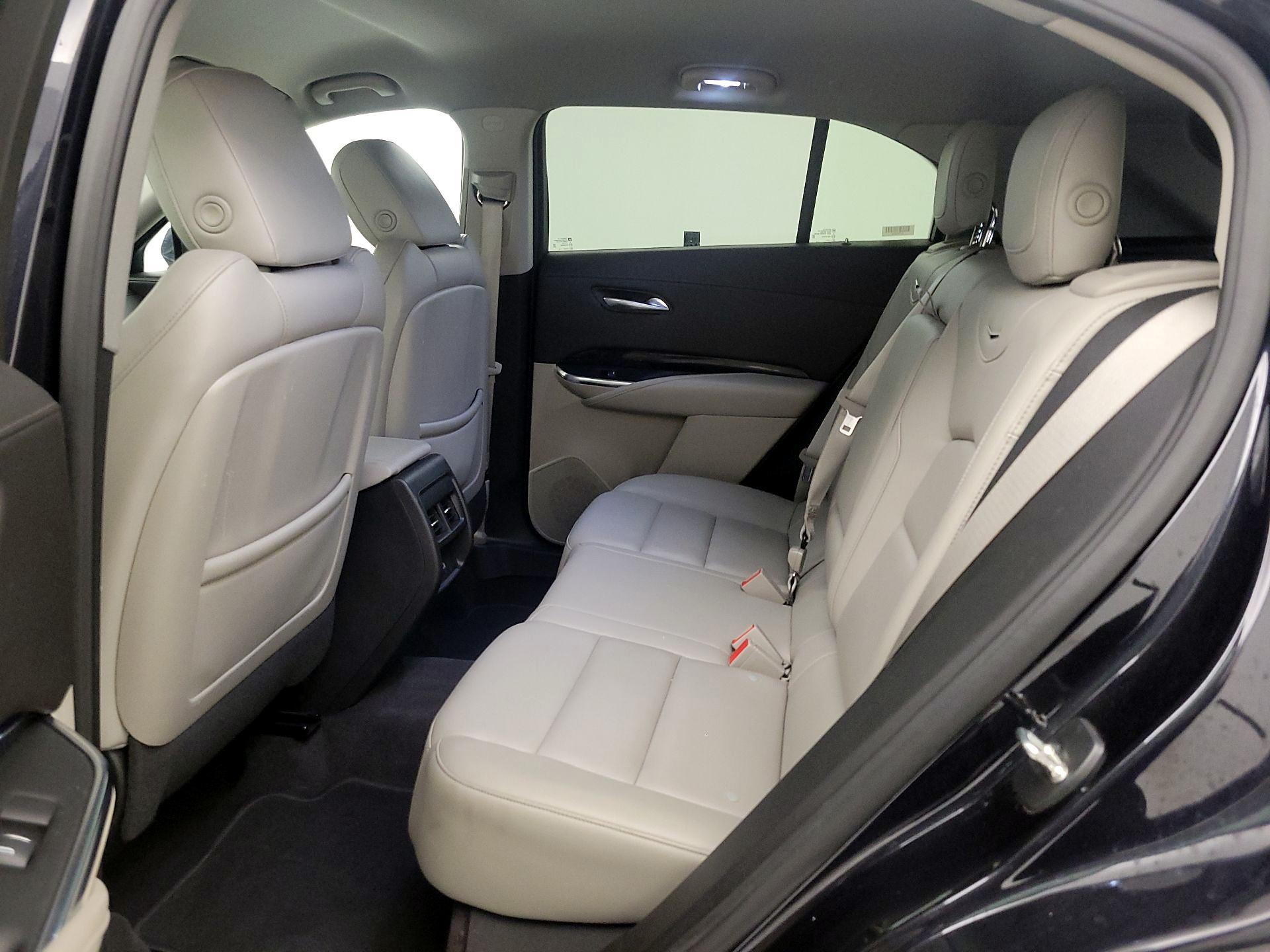 Thumbnail: 2023 Cadillac XT4 - 19