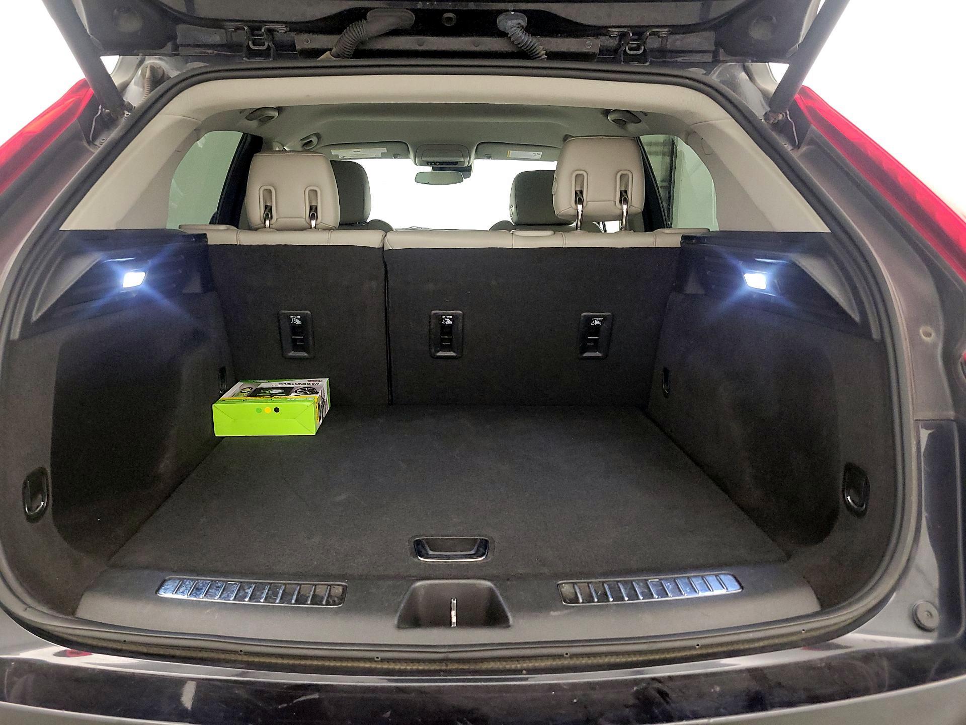 Thumbnail: 2023 Cadillac XT4 - 20