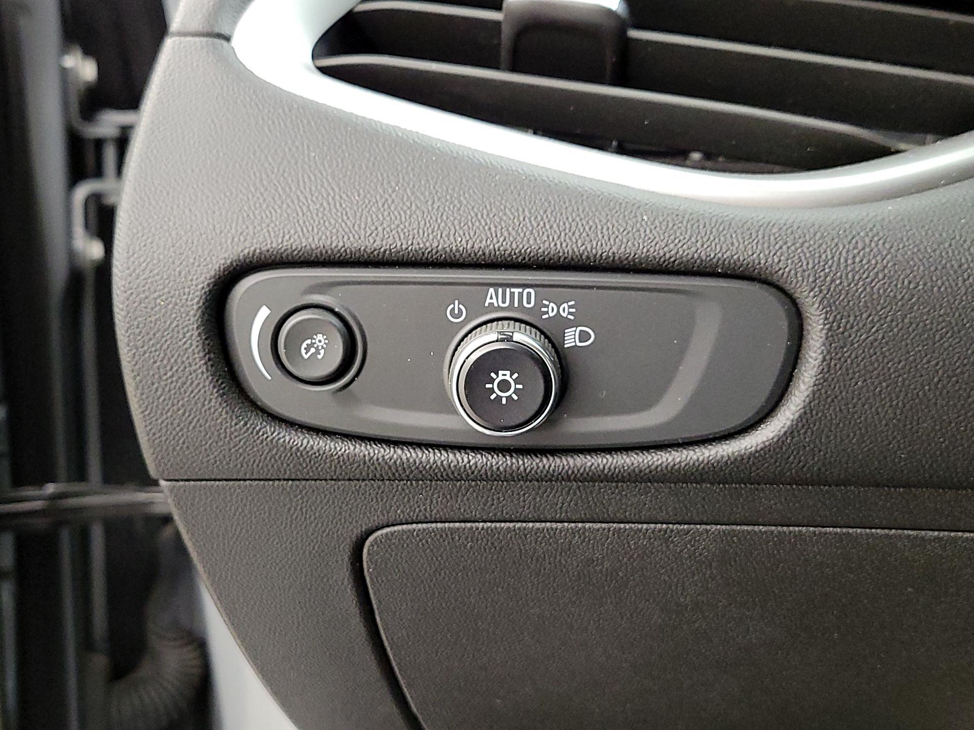 Thumbnail: 2023 Chevrolet Malibu - 13