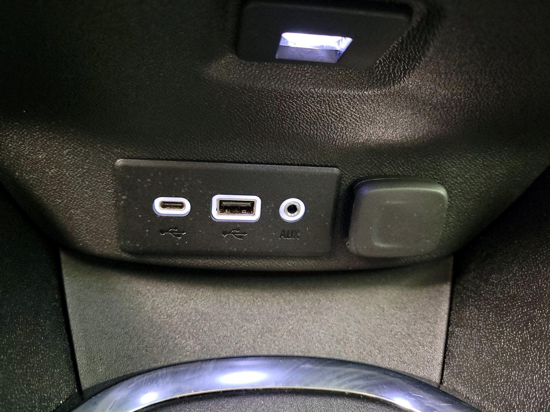 Thumbnail: 2023 Chevrolet Malibu - 18