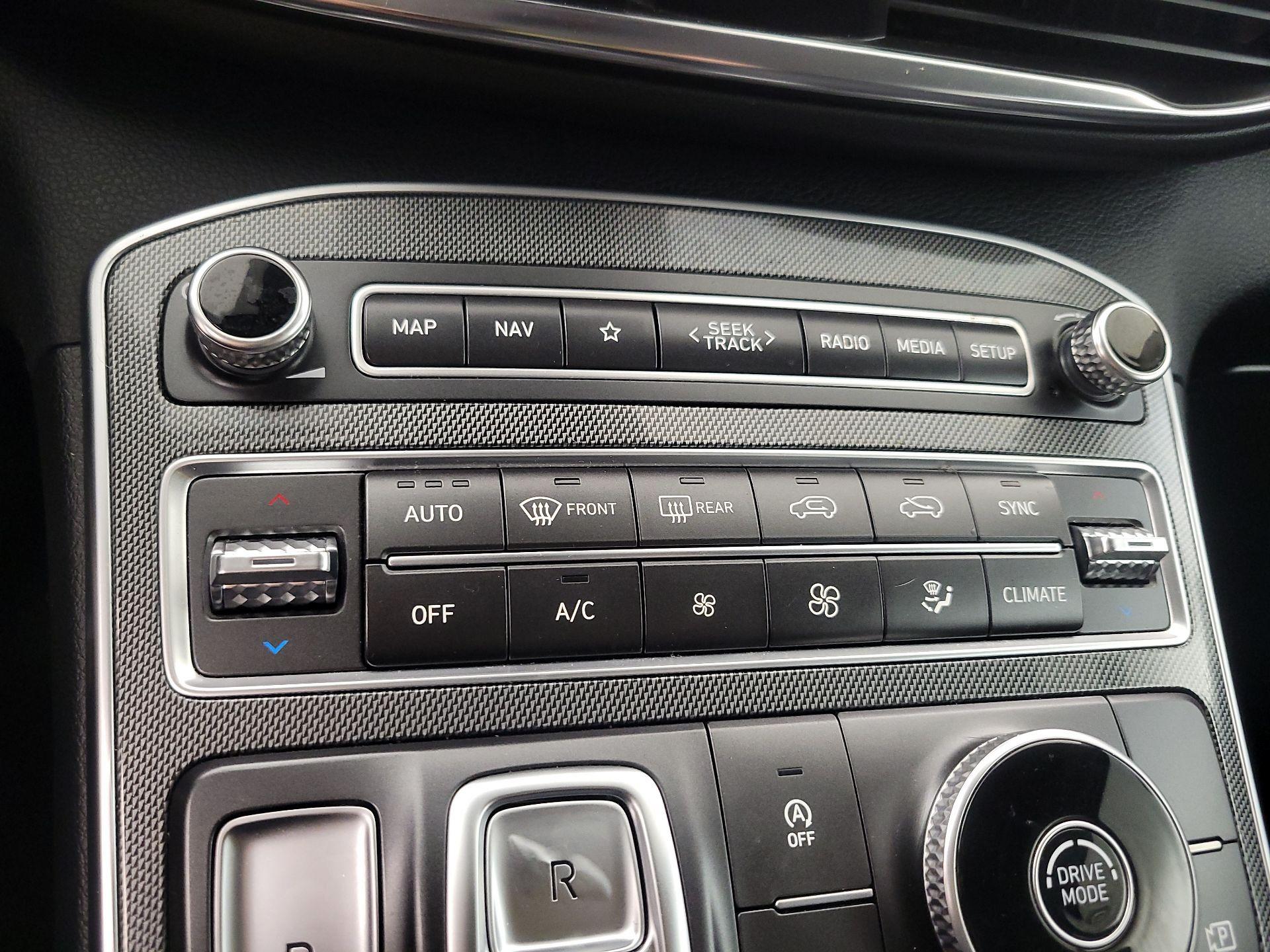 Thumbnail: 2023 Hyundai Santa Fe - 17