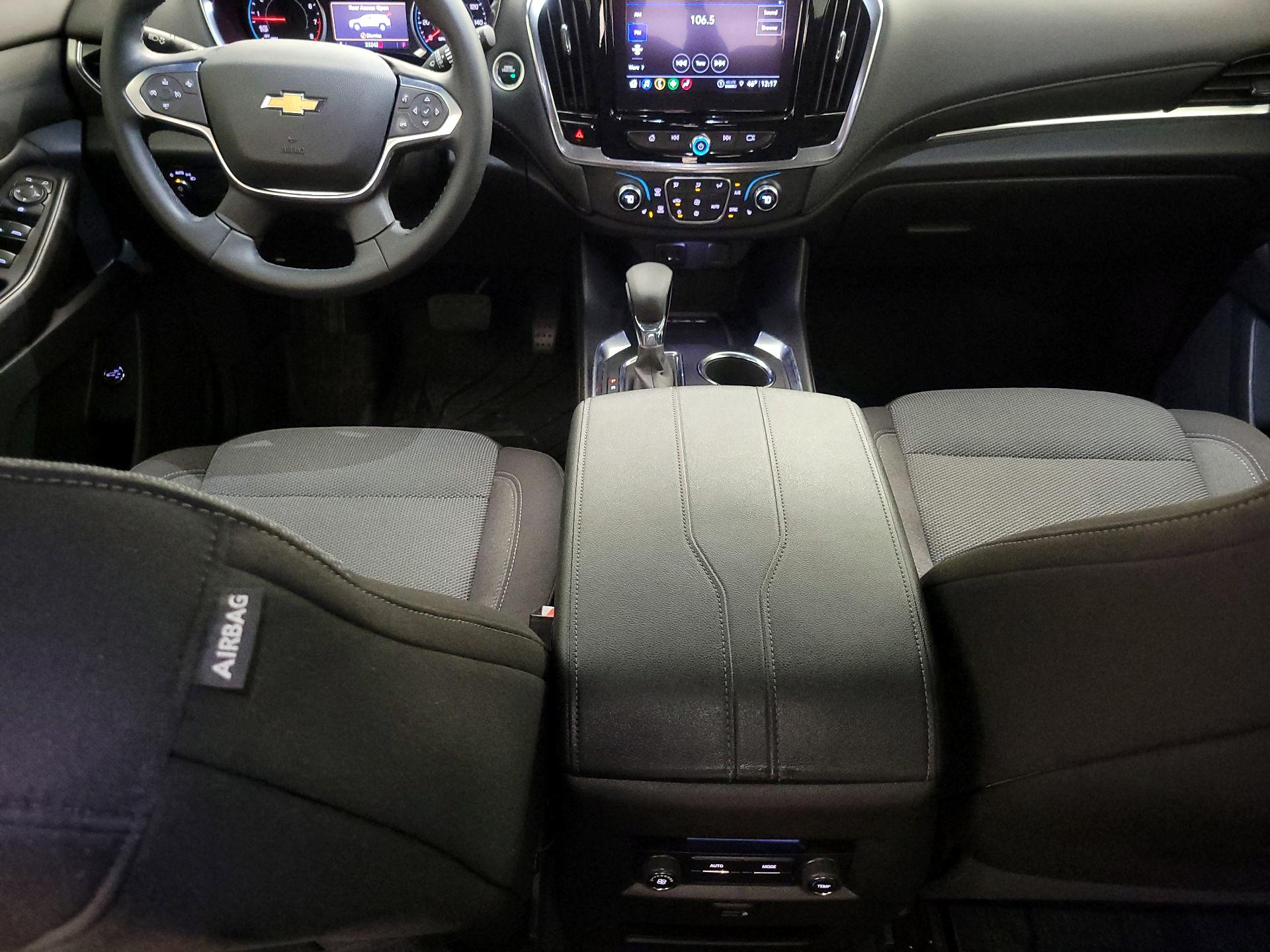 Thumbnail: 2023 Chevrolet Traverse - 9