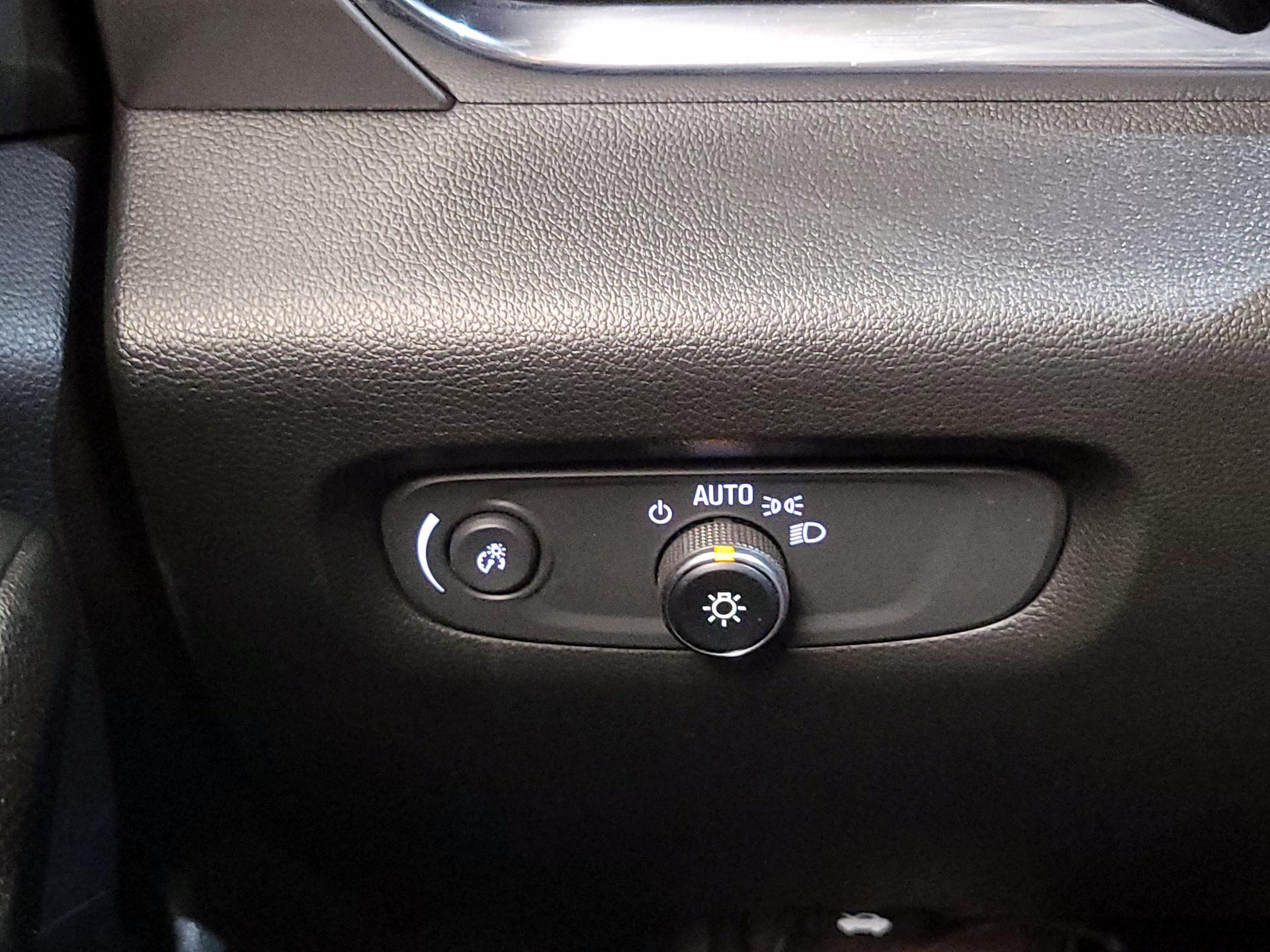 Thumbnail: 2023 Chevrolet Traverse - 13