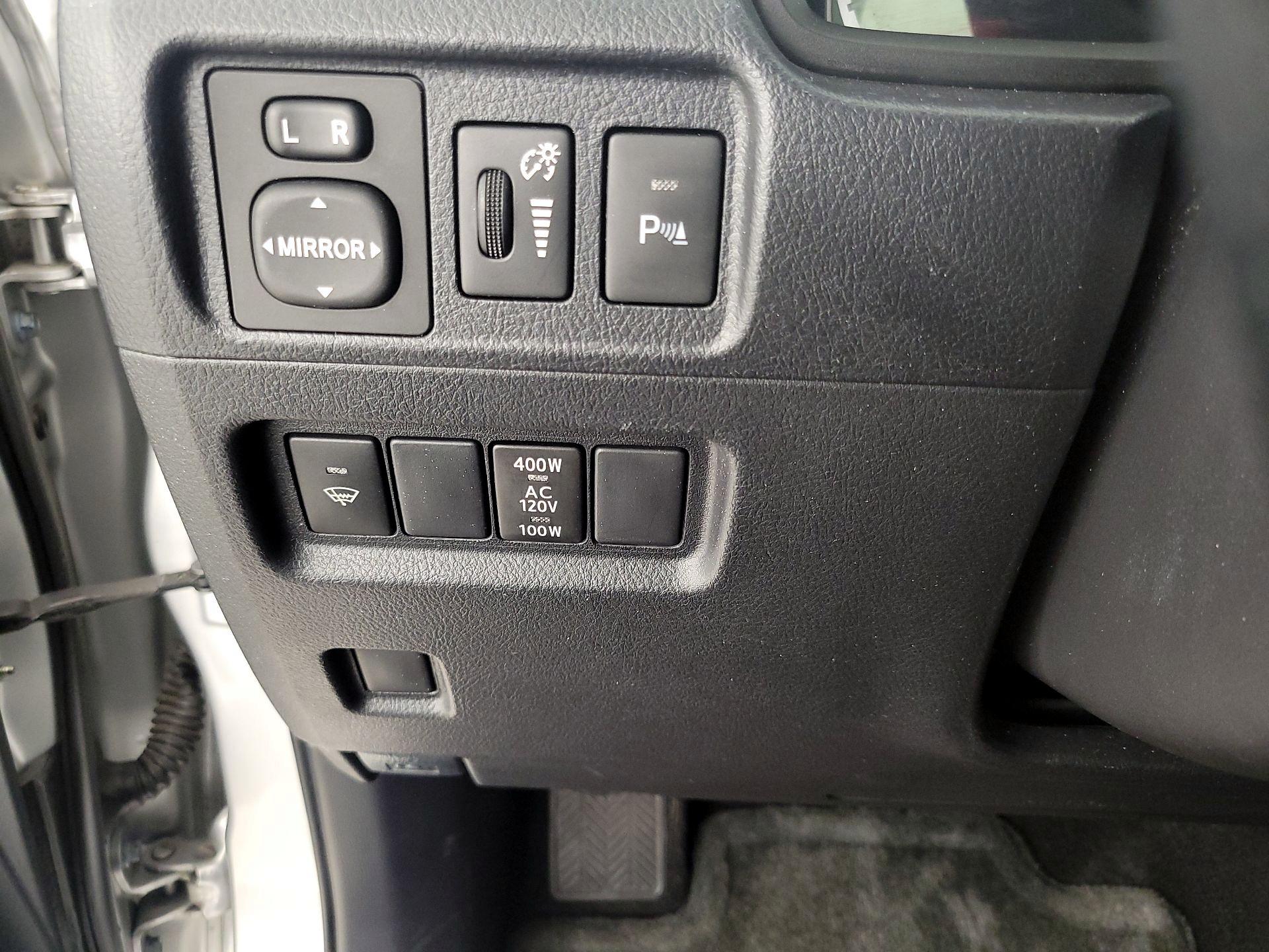 Thumbnail: 2016 Toyota 4Runner - 13