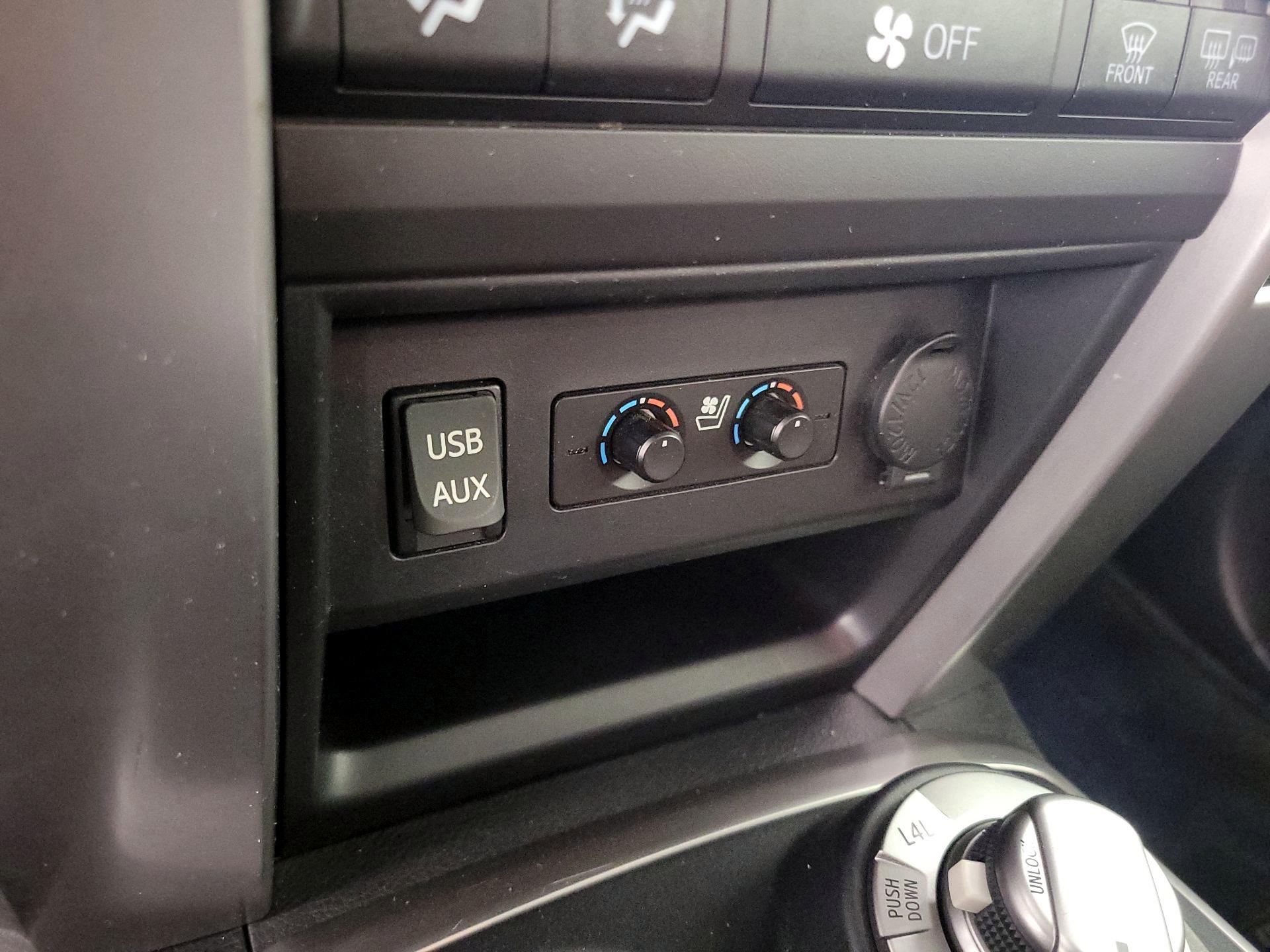 Thumbnail: 2016 Toyota 4Runner - 18