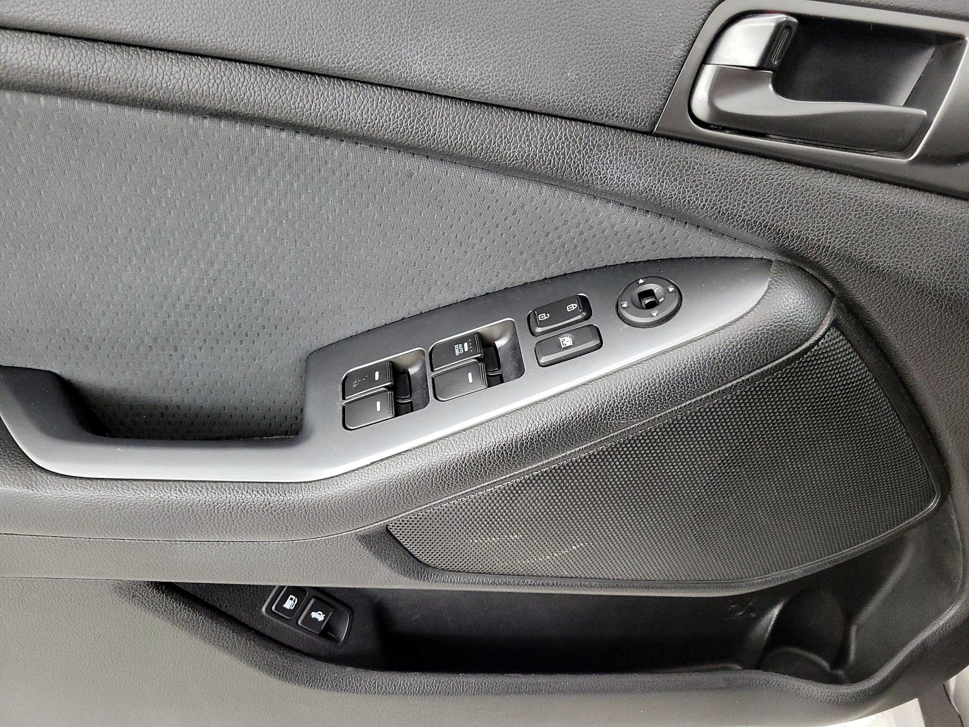 Thumbnail: 2015 Kia Optima - 12