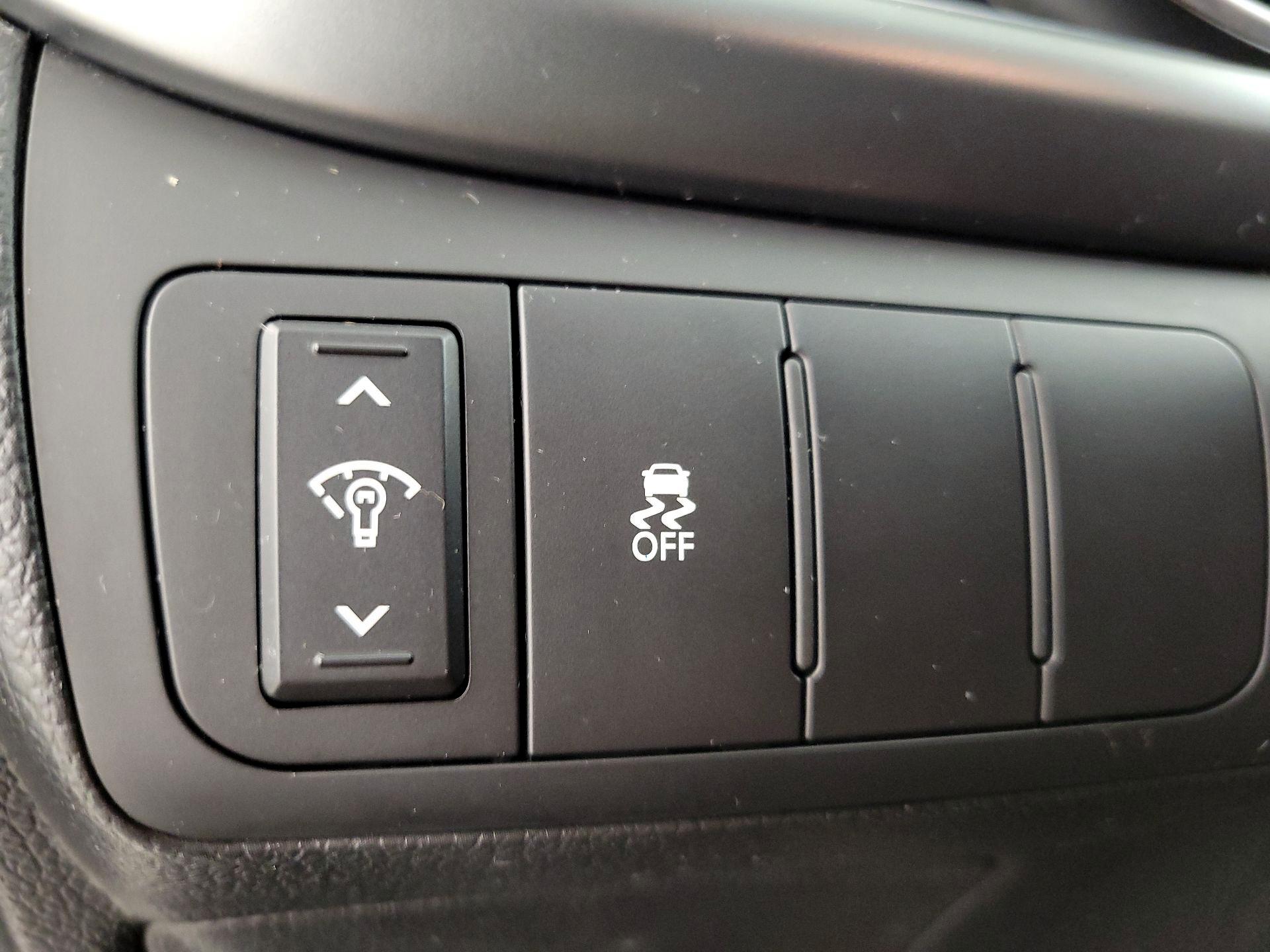 Thumbnail: 2015 Kia Optima - 13