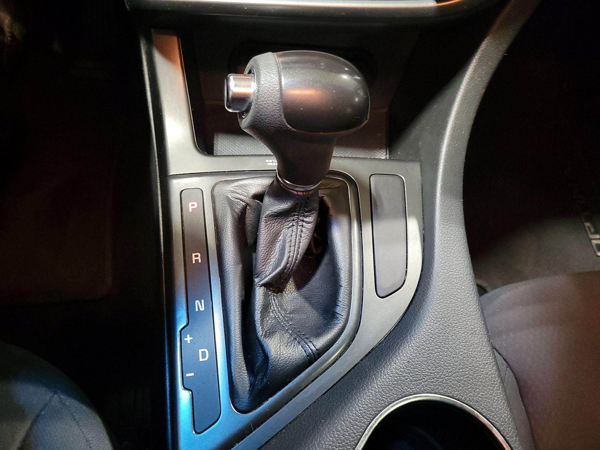 Thumbnail: 2015 Kia Optima - 17