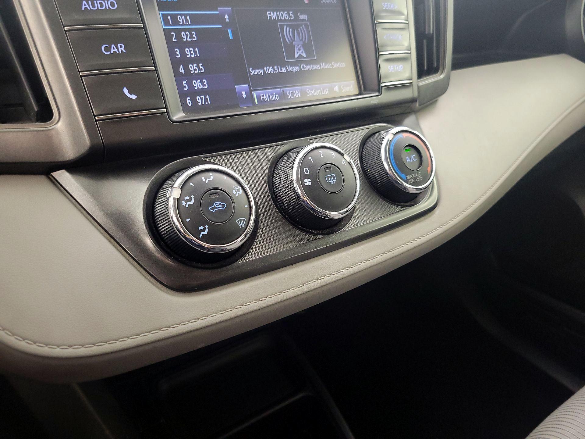 Thumbnail: 2014 Toyota RAV4 - 16