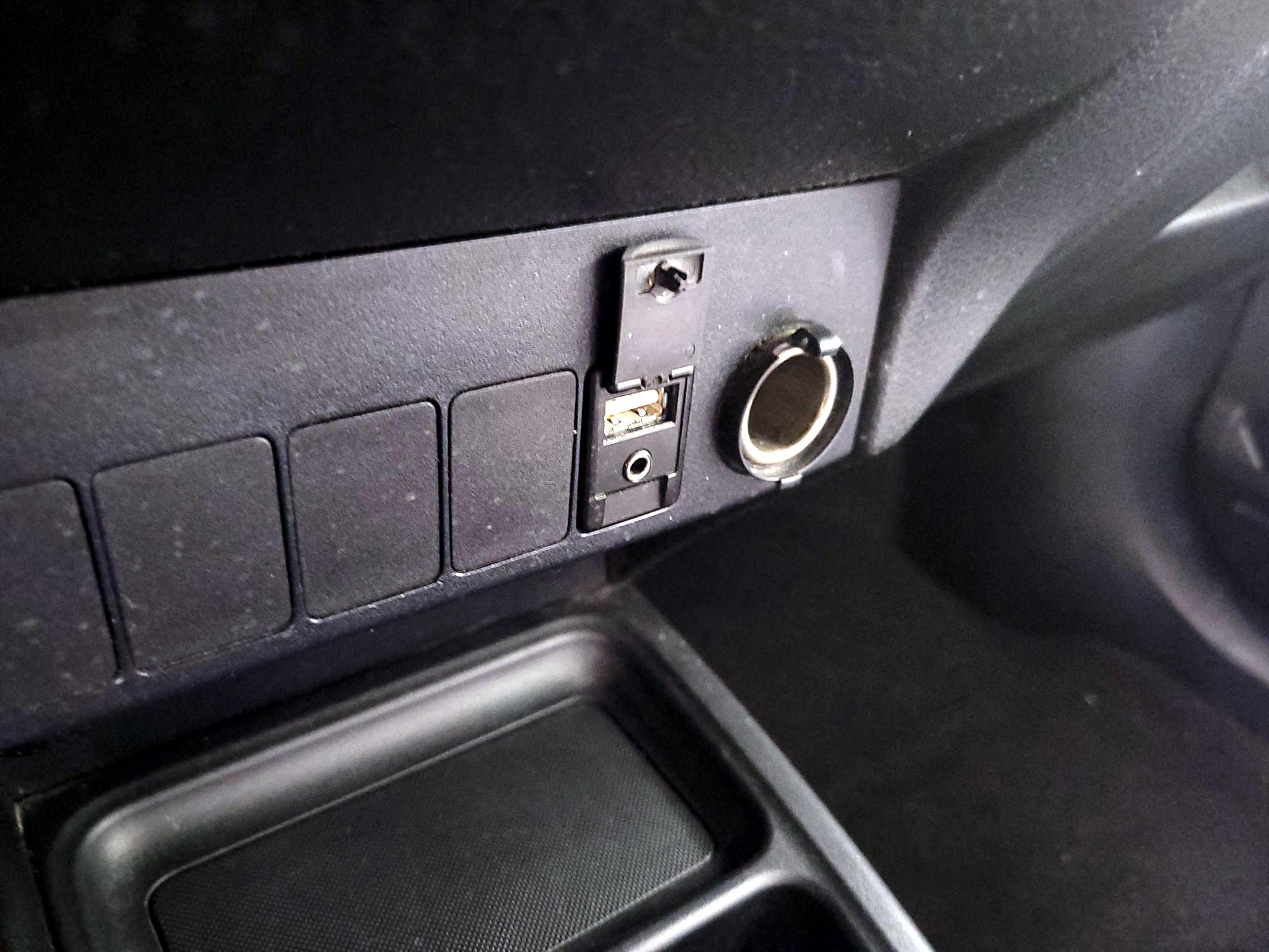 Thumbnail: 2014 Toyota RAV4 - 18