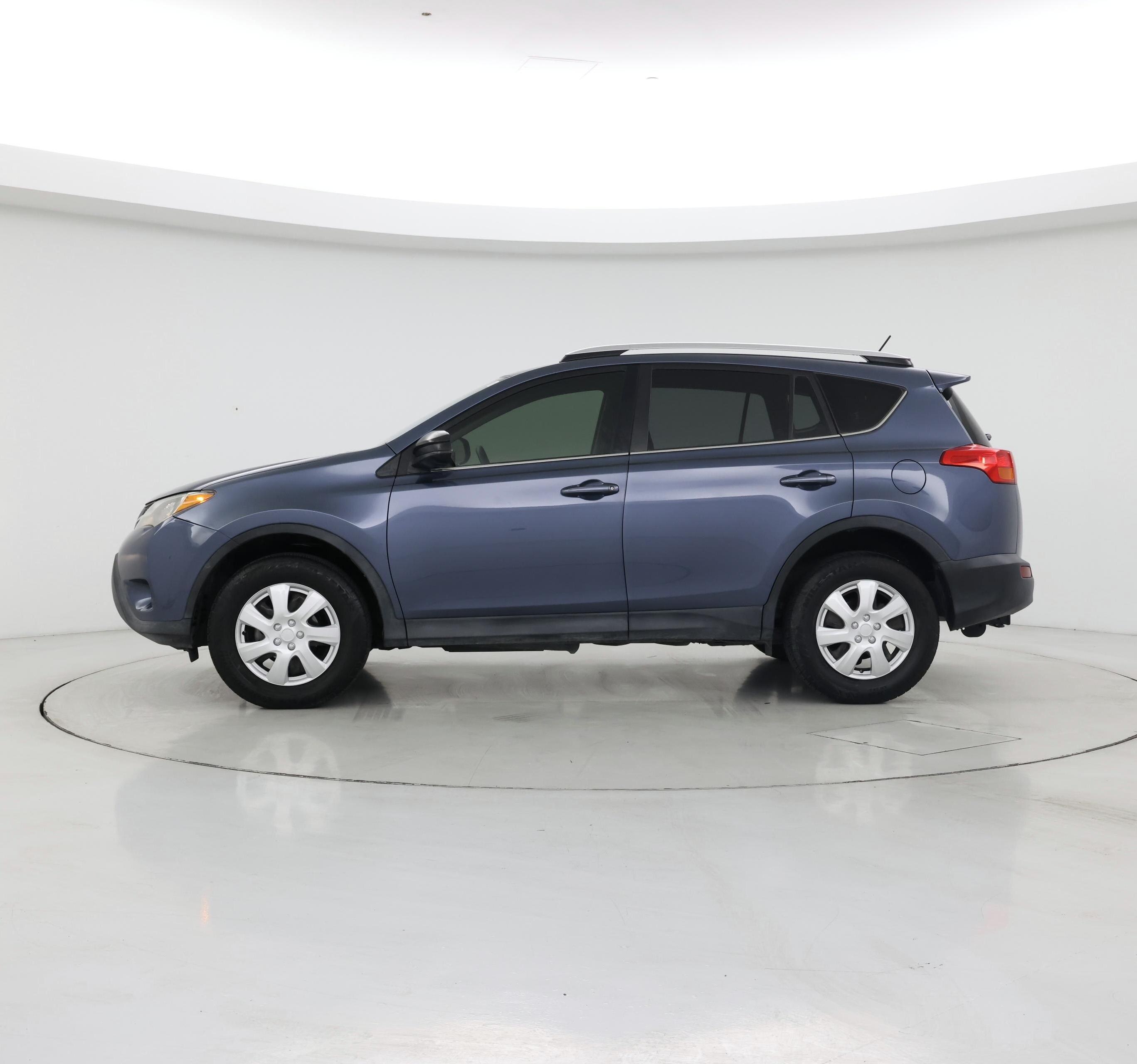 Thumbnail: 2014 Toyota RAV4 - 3