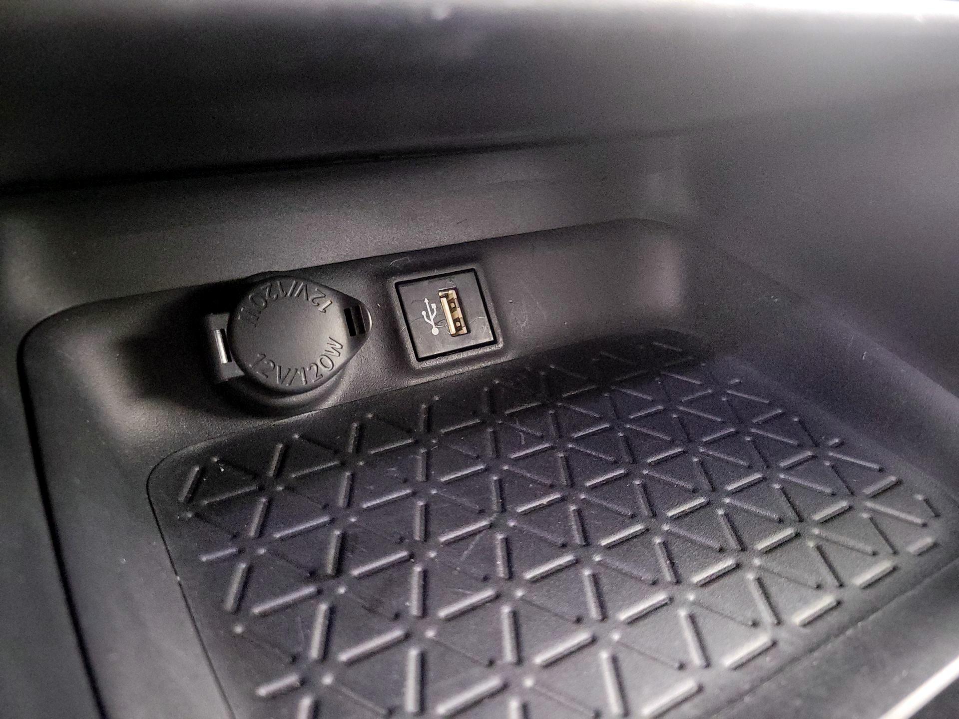 Thumbnail: 2023 Toyota RAV4 - 18