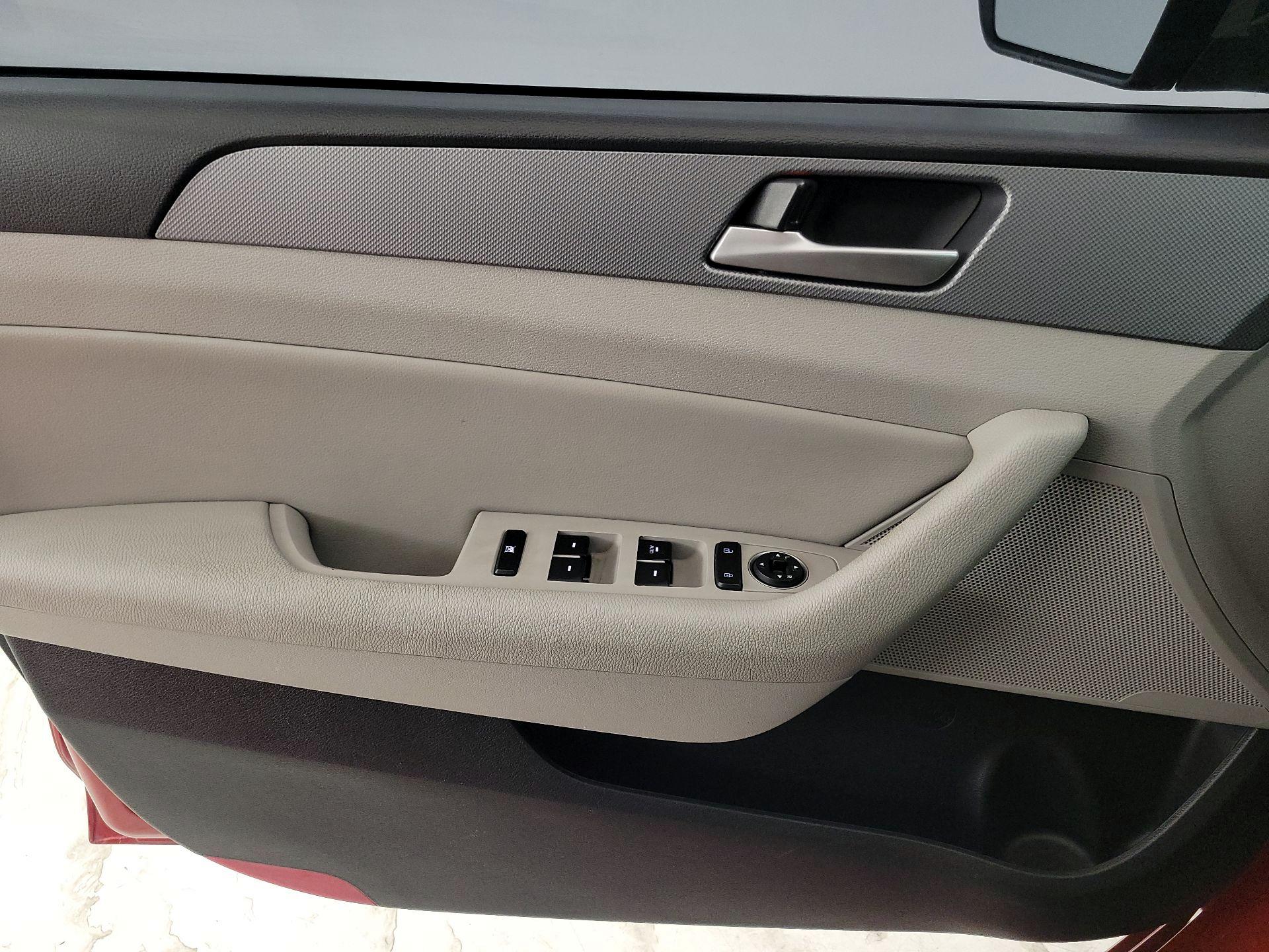 Thumbnail: 2018 Hyundai Sonata - 12