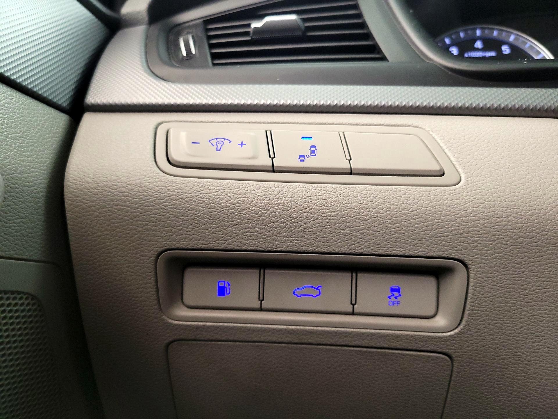 Thumbnail: 2018 Hyundai Sonata - 13