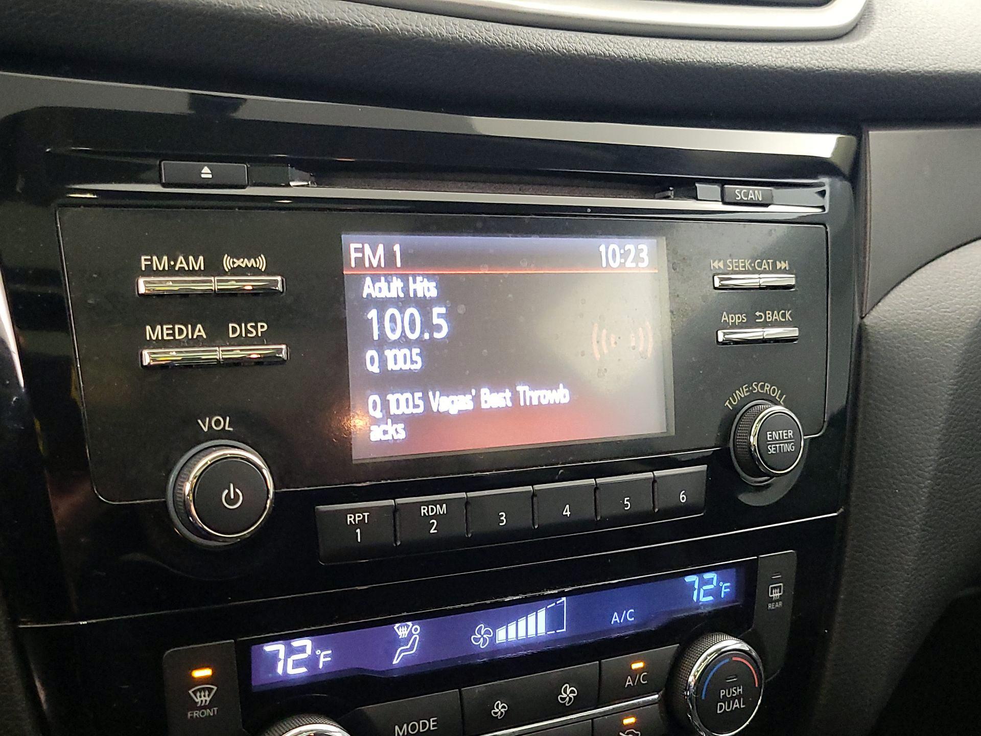 Thumbnail: 2015 Nissan Rogue - 15