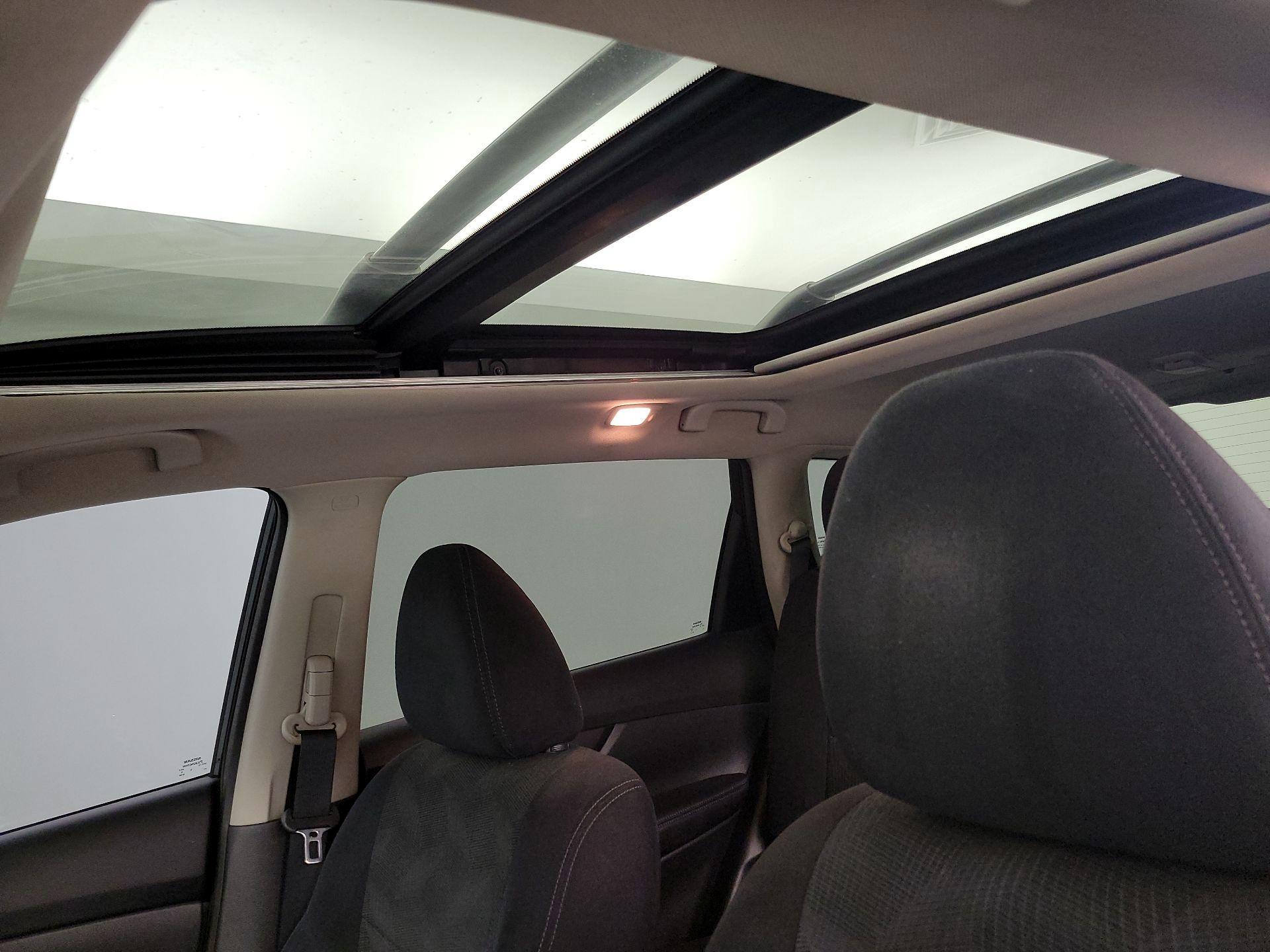 Thumbnail: 2015 Nissan Rogue - 19