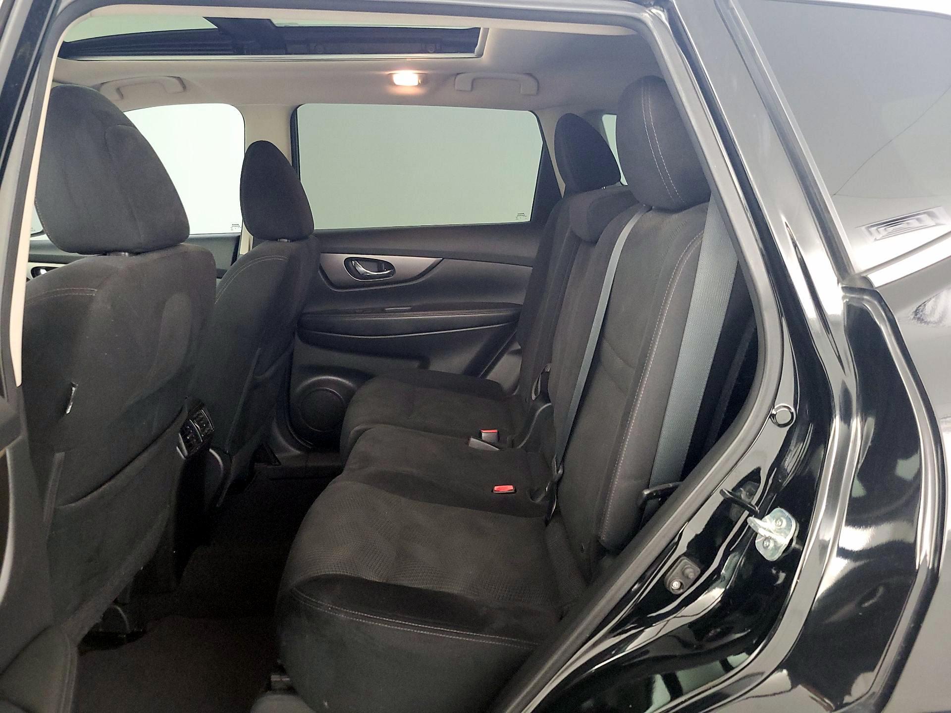 Thumbnail: 2015 Nissan Rogue - 20