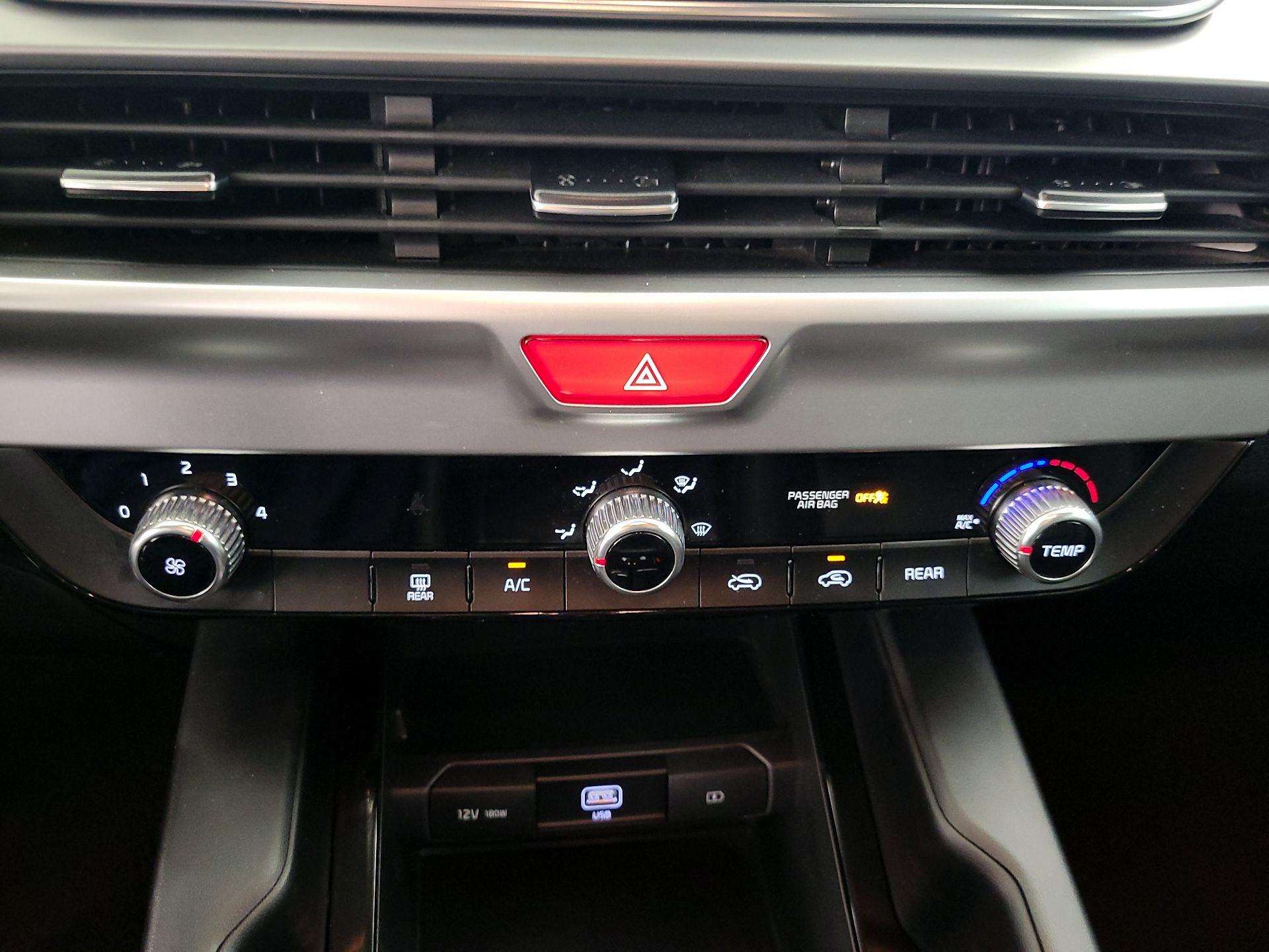 Thumbnail: 2021 Kia Telluride - 16