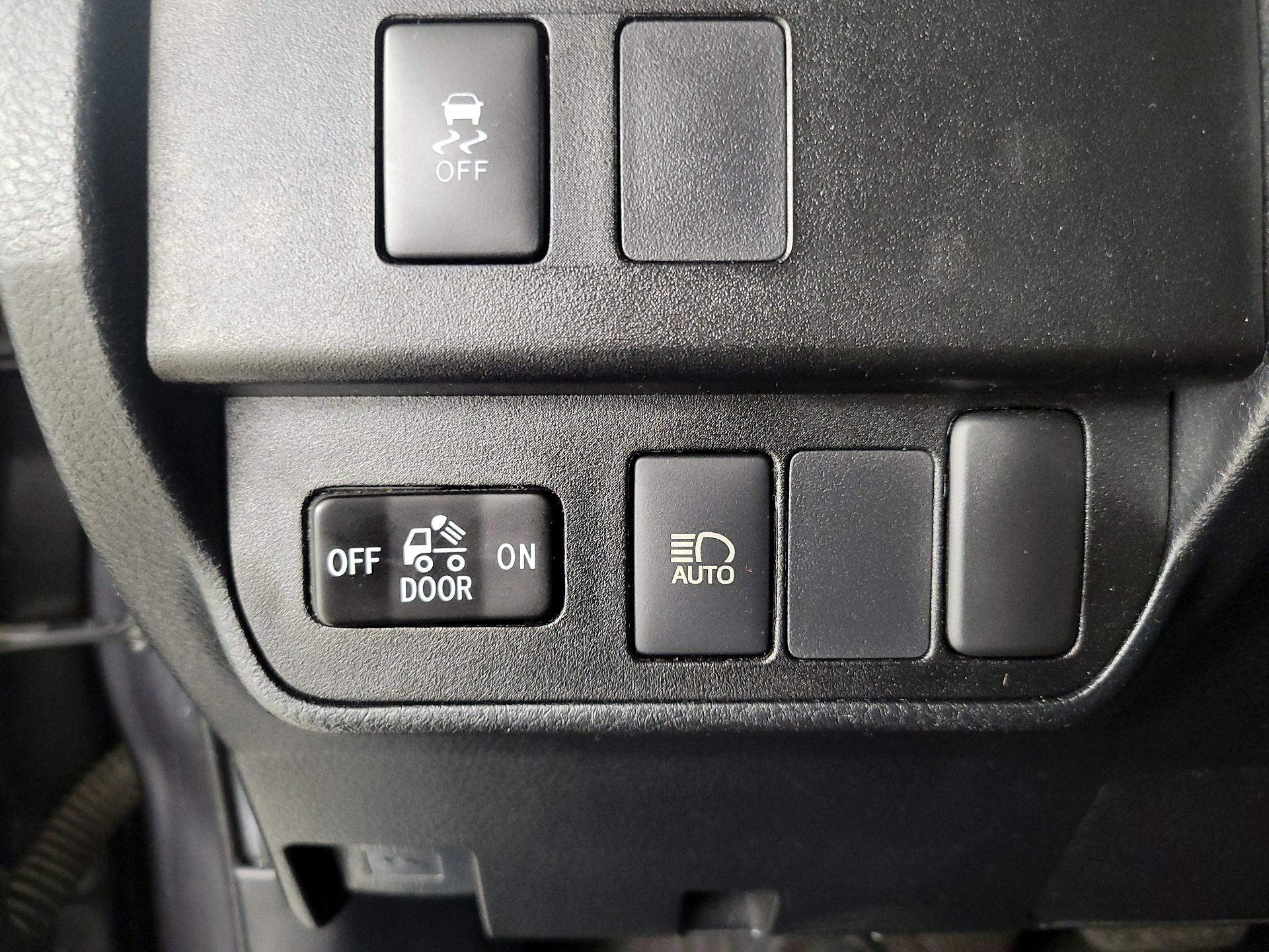 Thumbnail: 2021 Toyota Tacoma - 13