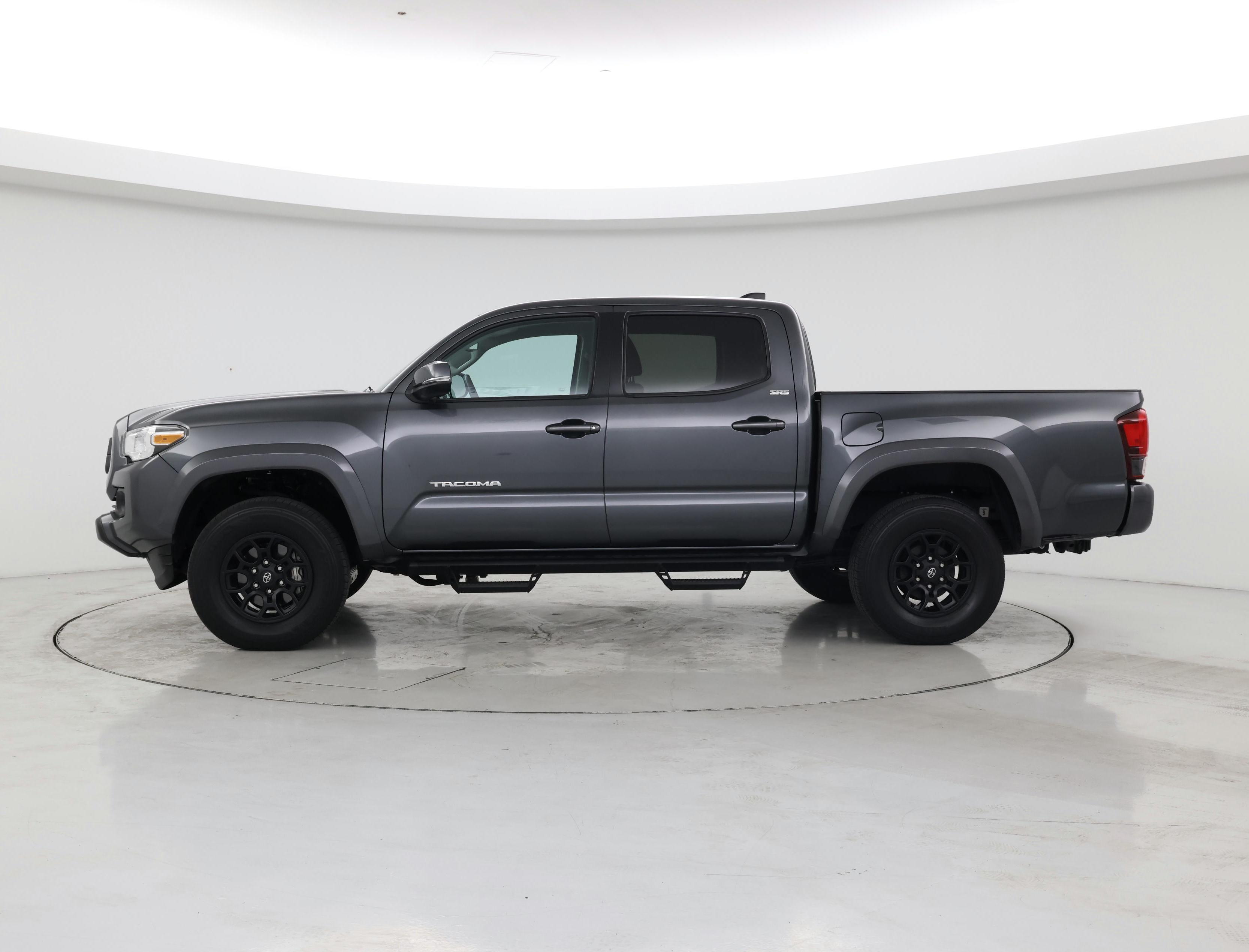 Thumbnail: 2021 Toyota Tacoma - 3