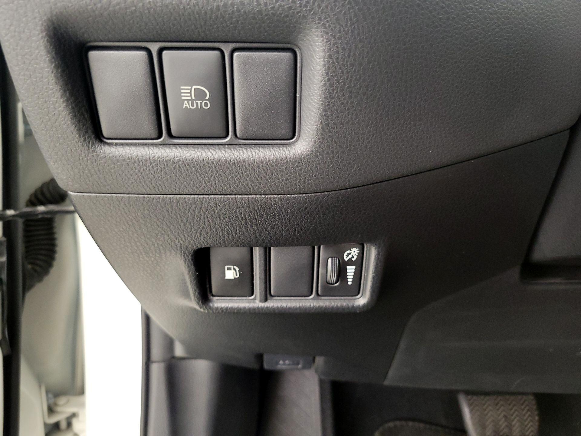 Thumbnail: 2019 Toyota C-HR - 13