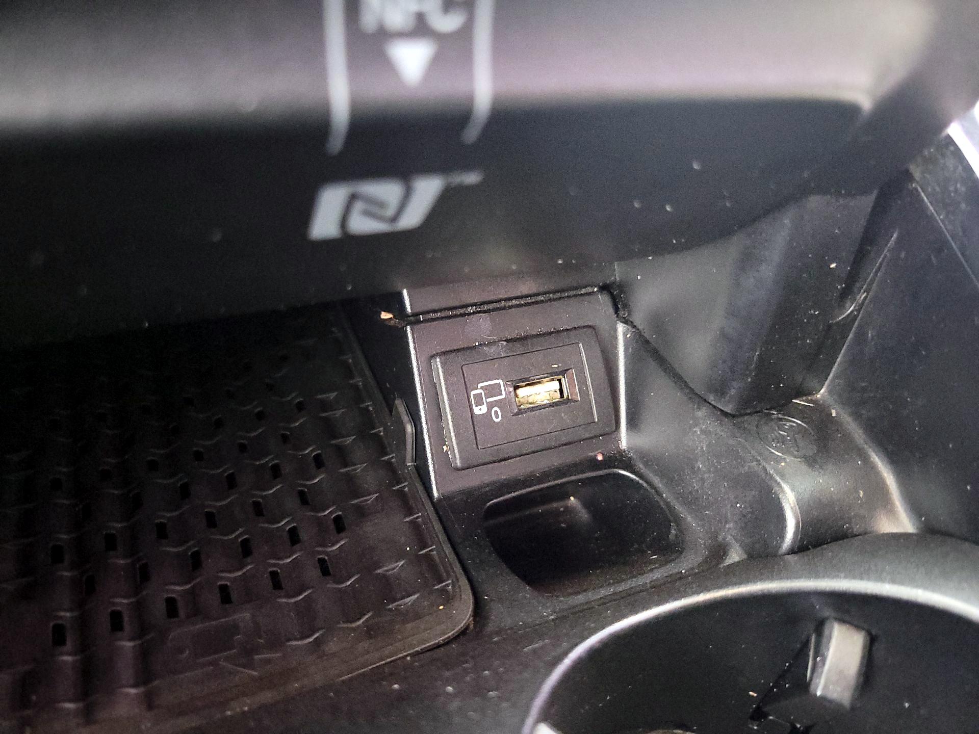 Thumbnail: 2017 Mercedes-Benz E-Class - 19