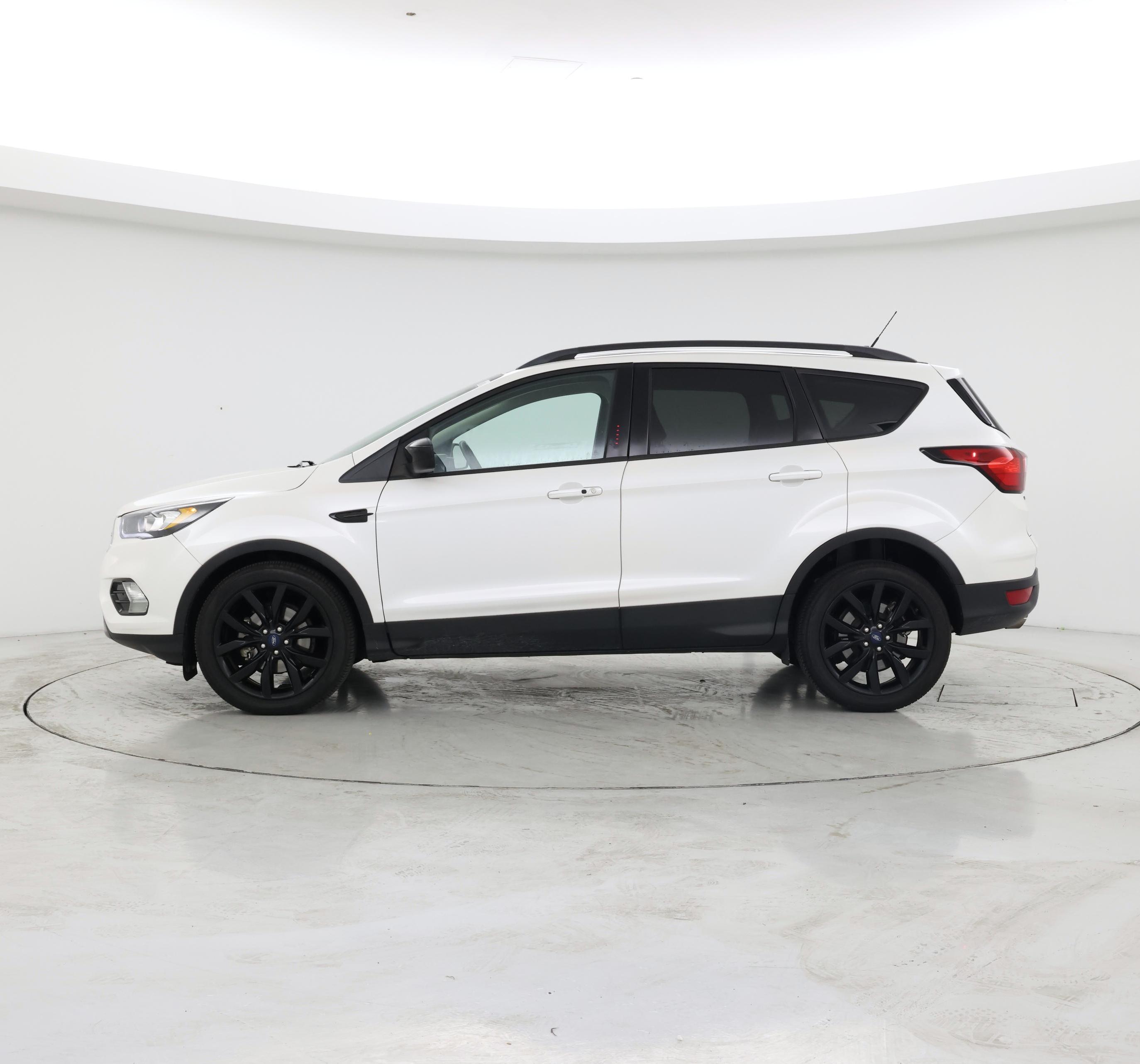 Thumbnail: 2019 Ford Escape - 3