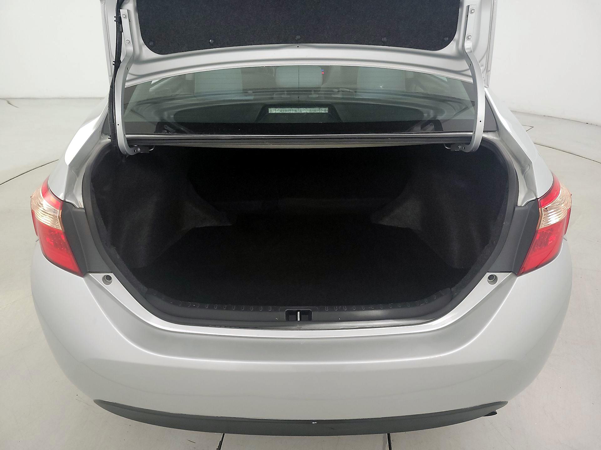 Thumbnail: 2019 Toyota Corolla - 20