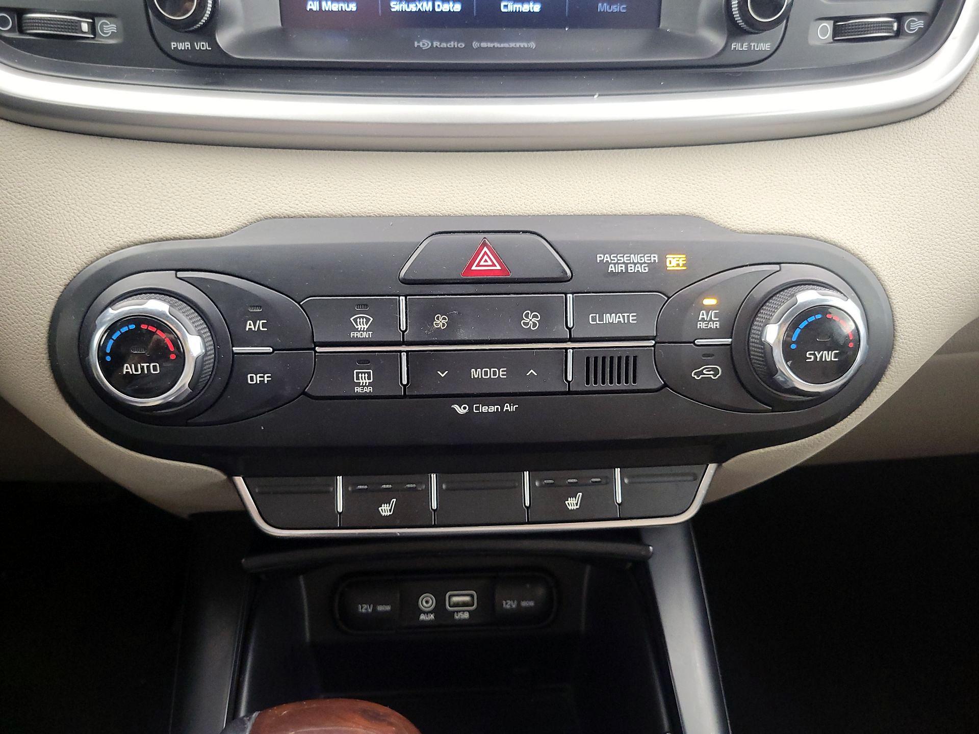 Thumbnail: 2018 Kia Sorento - 16