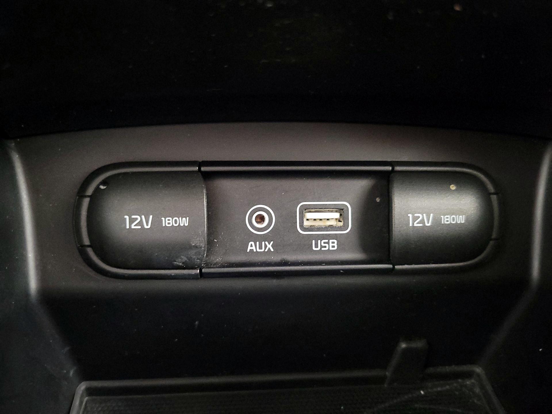 Thumbnail: 2018 Kia Sorento - 18