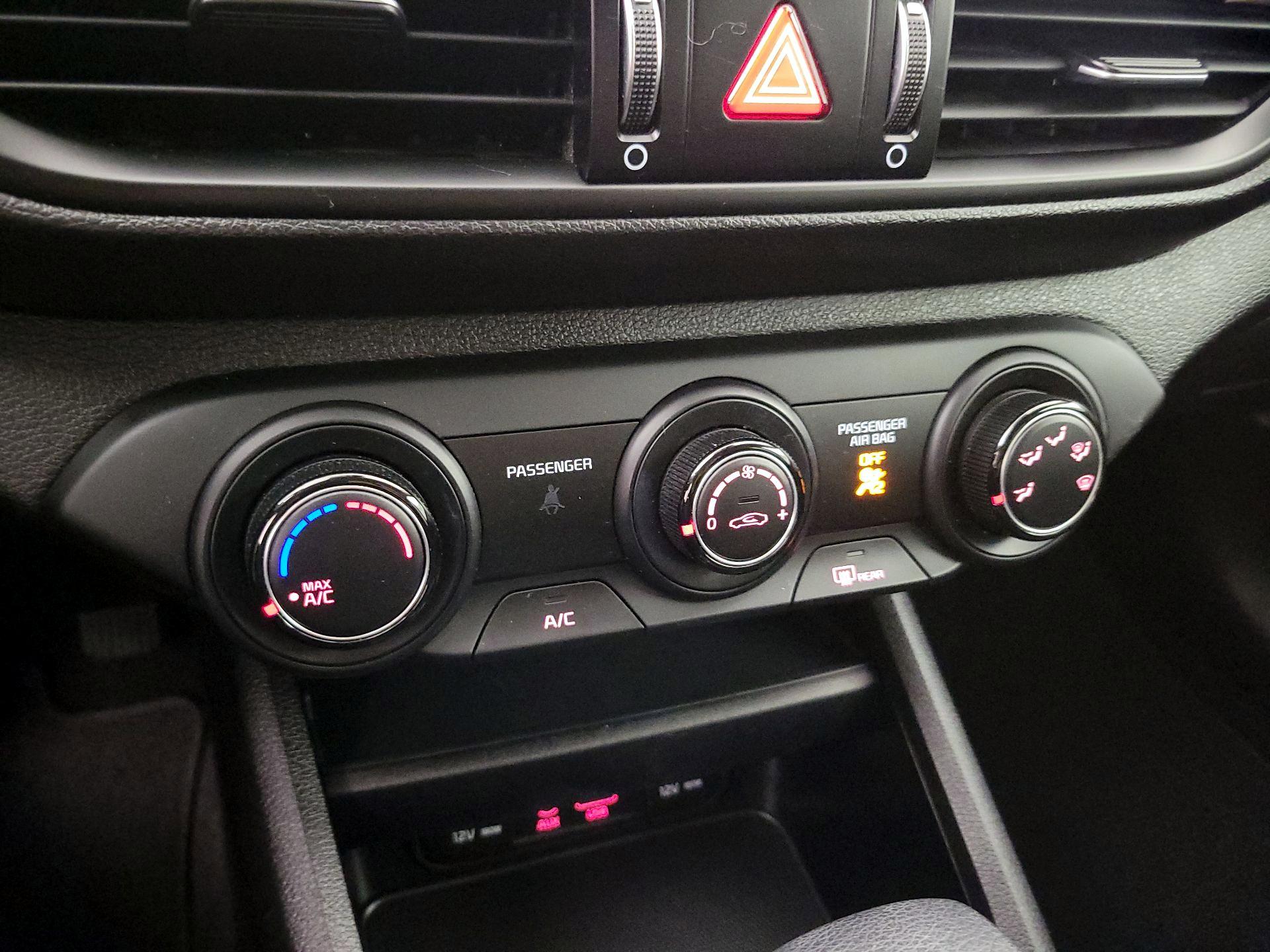 Thumbnail: 2021 Kia Forte - 16