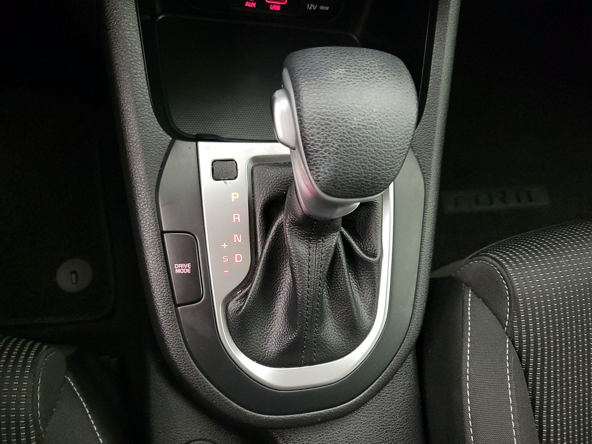 Thumbnail: 2021 Kia Forte - 17