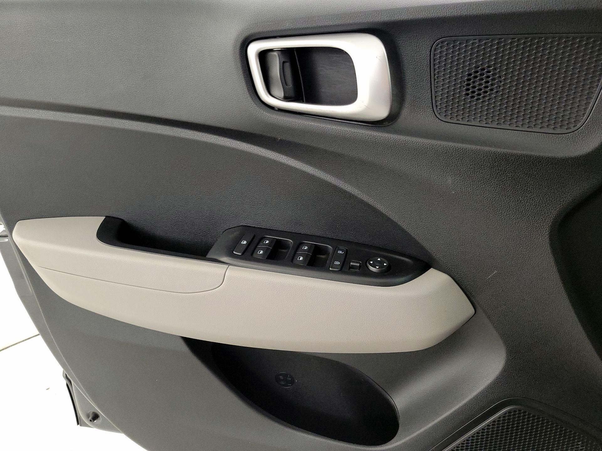 Thumbnail: 2023 Hyundai Venue - 12