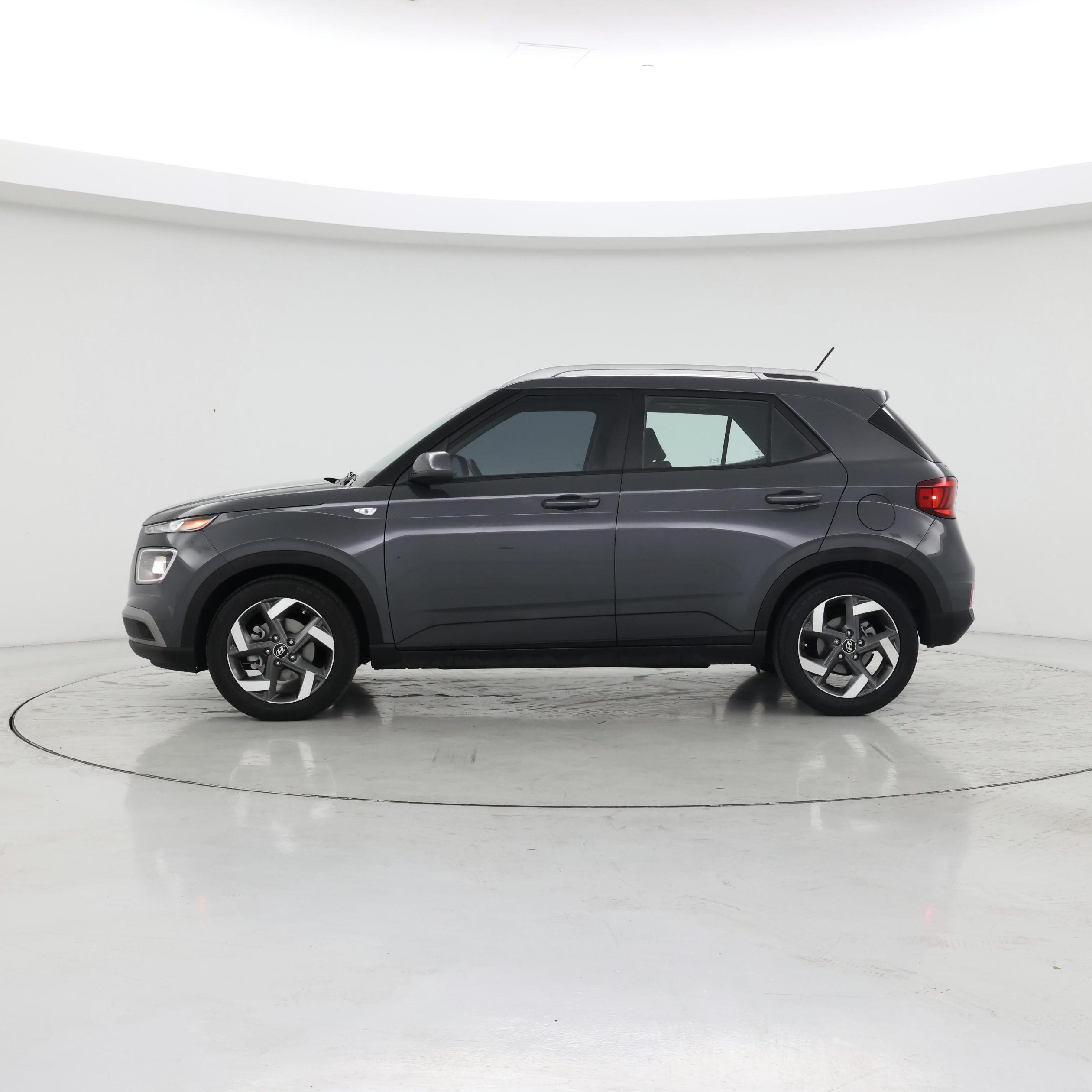 Thumbnail: 2023 Hyundai Venue - 3