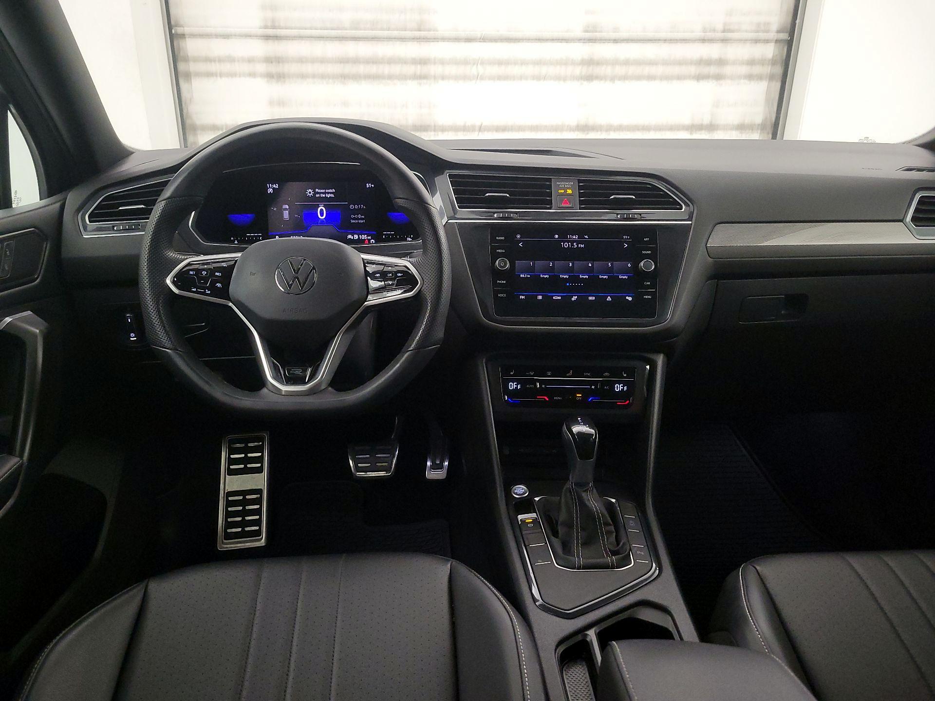 Thumbnail: 2022 Volkswagen Tiguan - 9