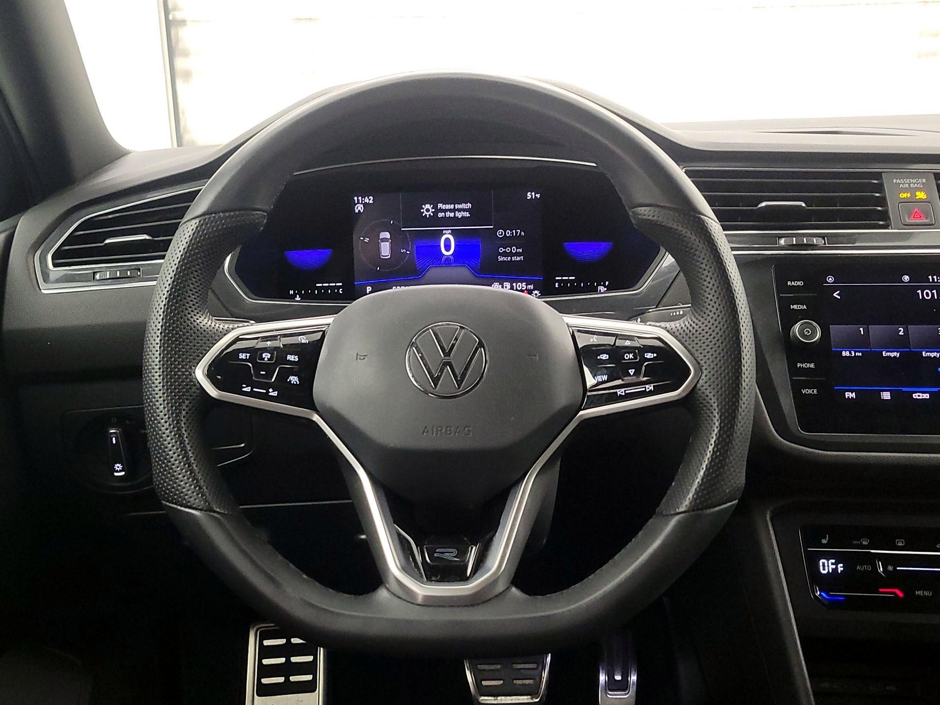 Thumbnail: 2022 Volkswagen Tiguan - 10