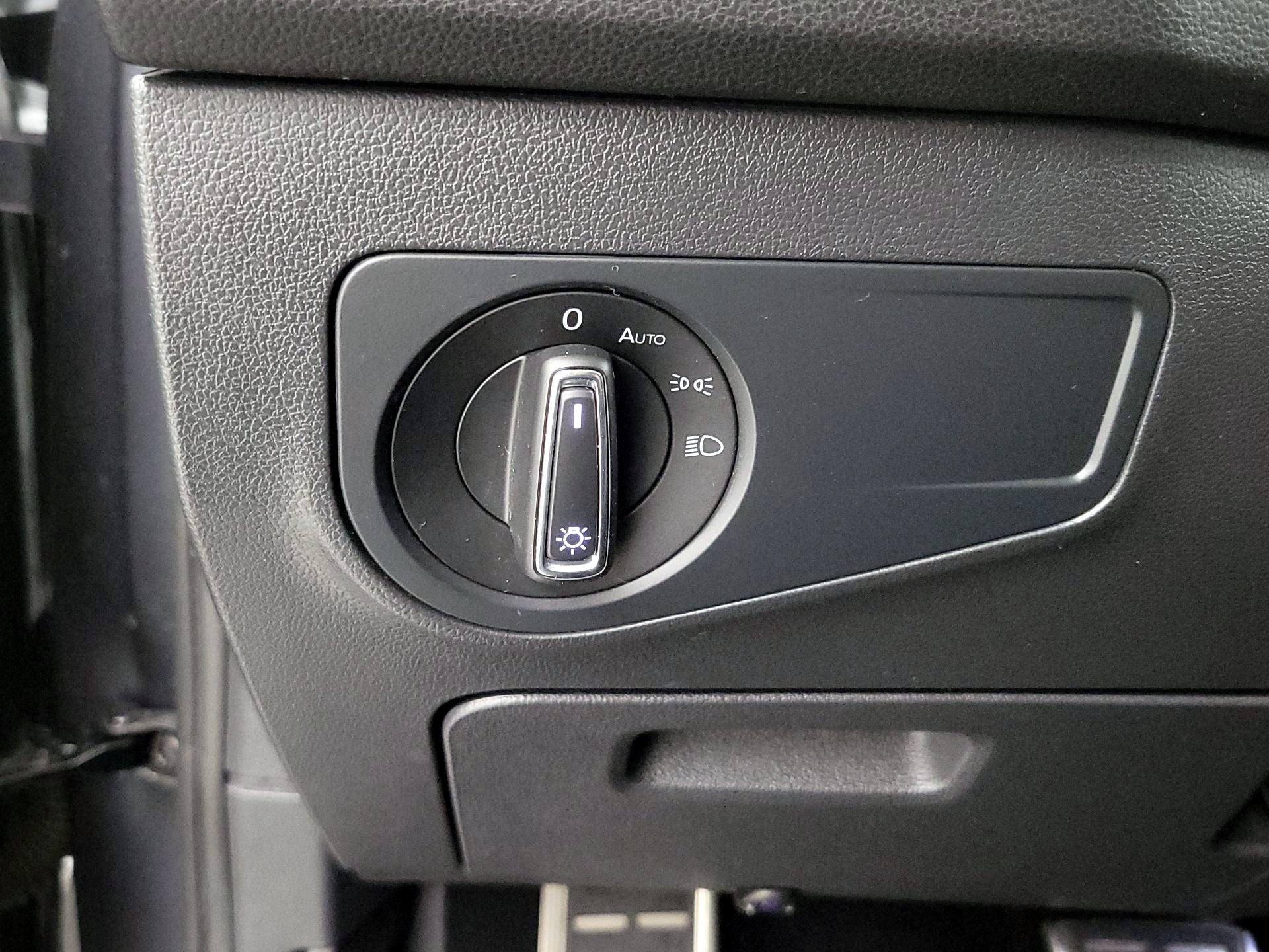 Thumbnail: 2022 Volkswagen Tiguan - 13