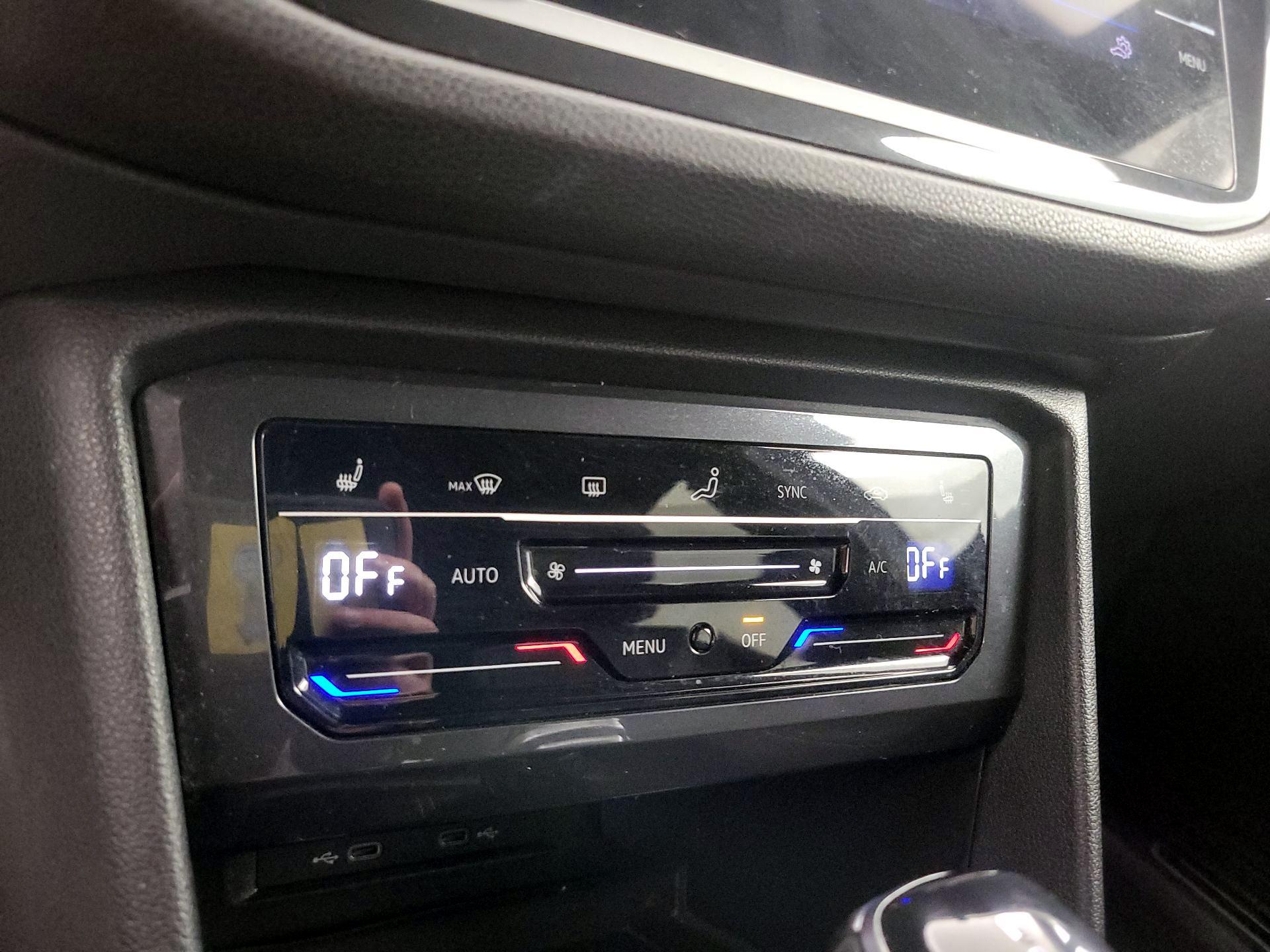 Thumbnail: 2022 Volkswagen Tiguan - 16