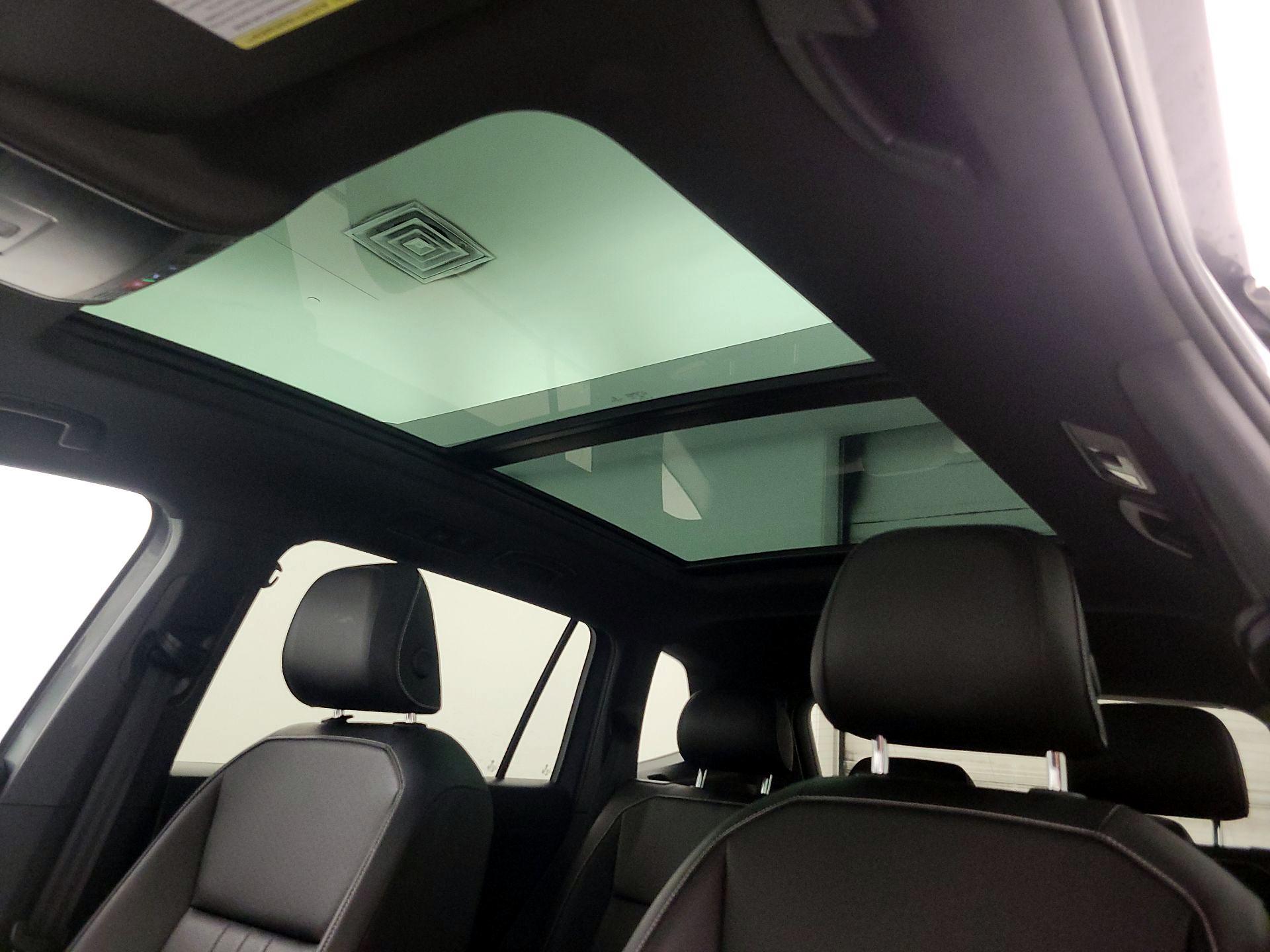 Thumbnail: 2022 Volkswagen Tiguan - 19