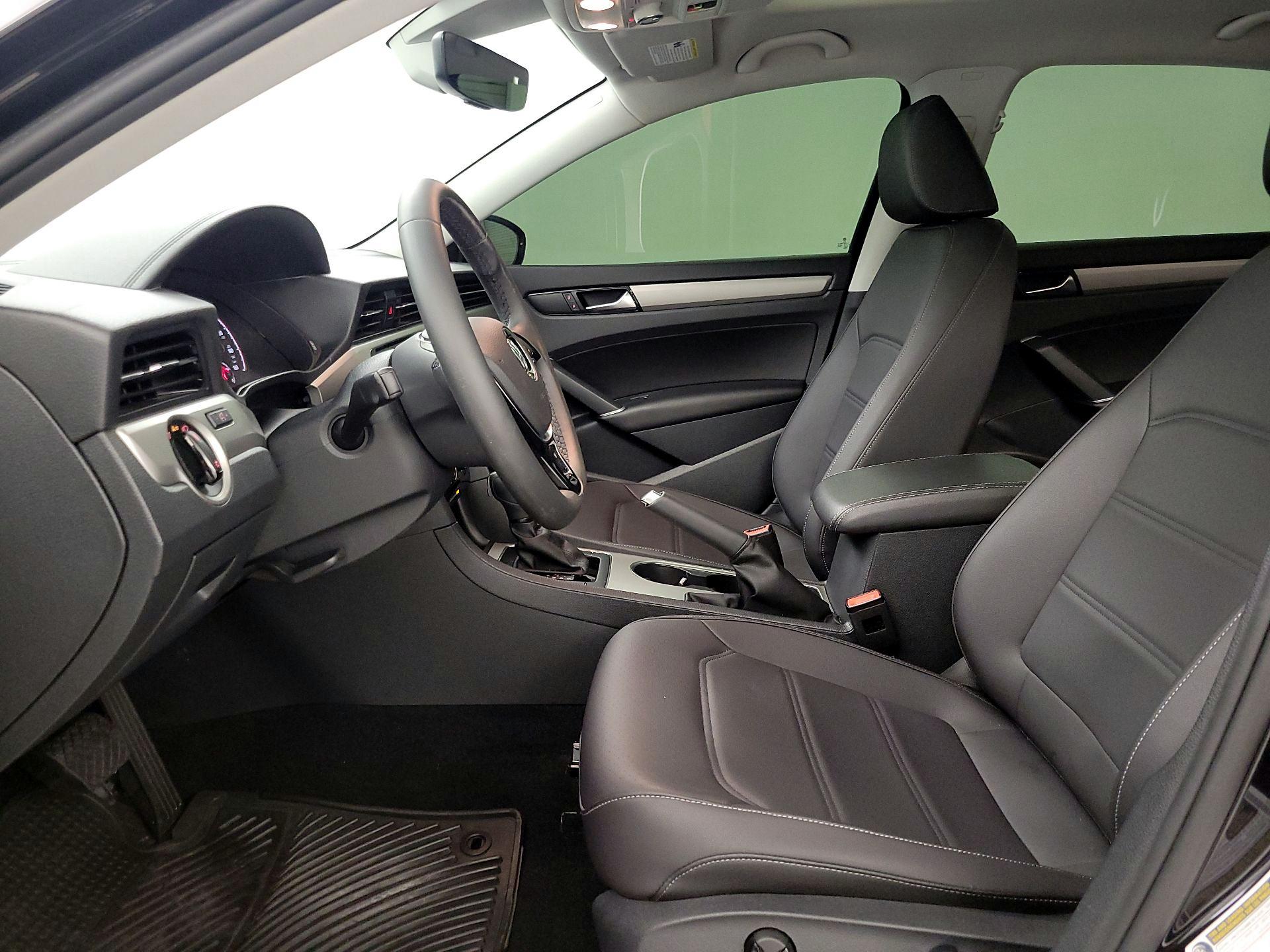 Thumbnail: 2022 Volkswagen Passat - 11