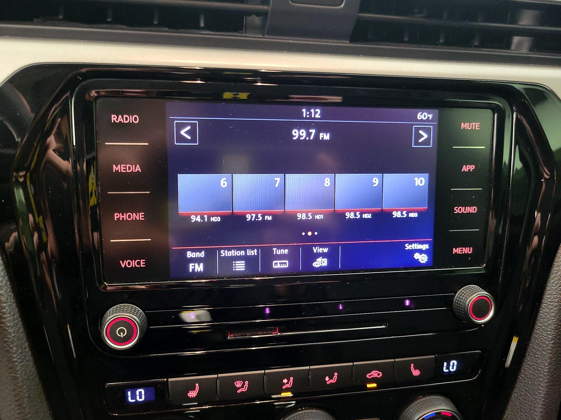 Thumbnail: 2022 Volkswagen Passat - 15