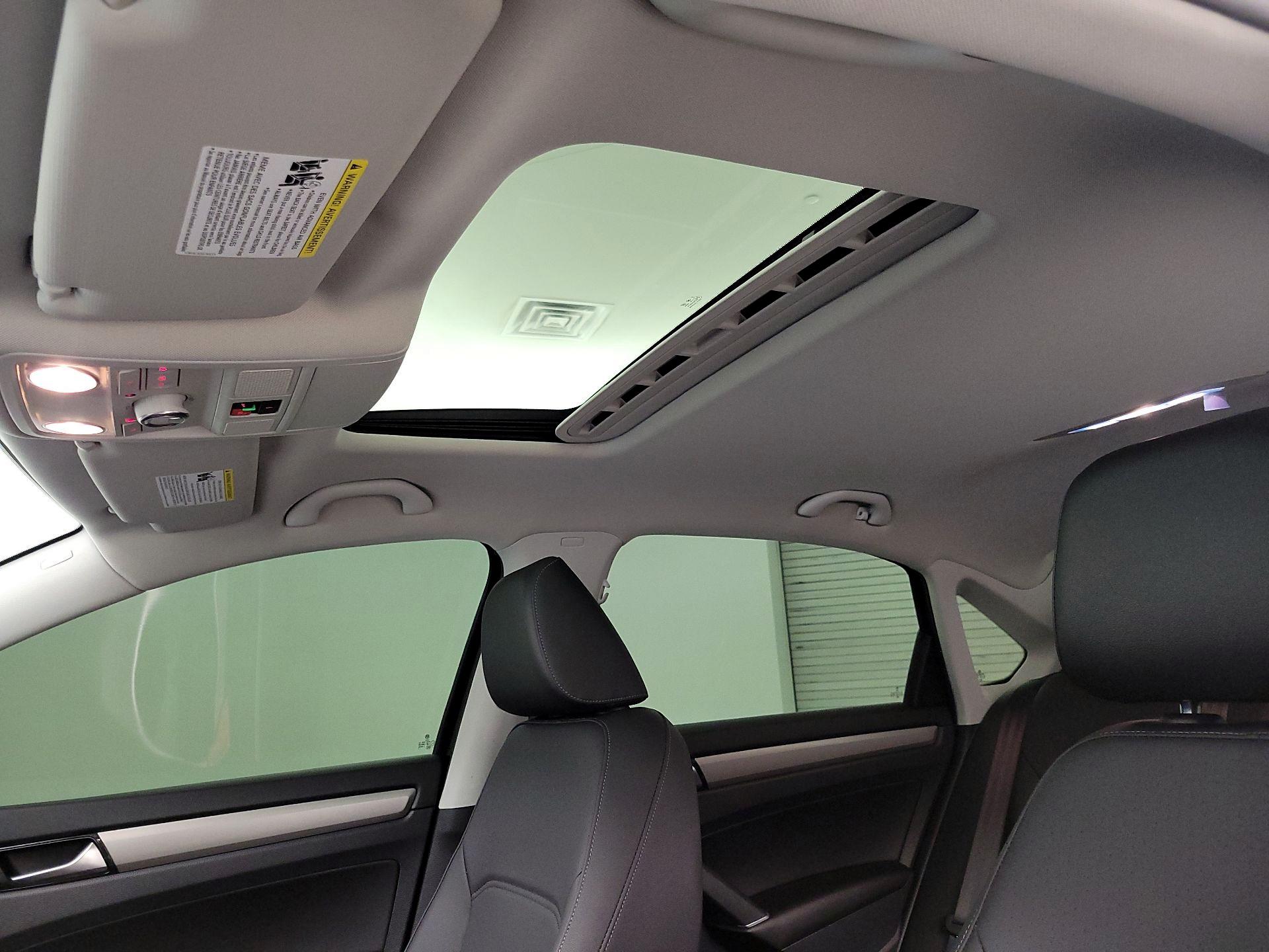 Thumbnail: 2022 Volkswagen Passat - 19