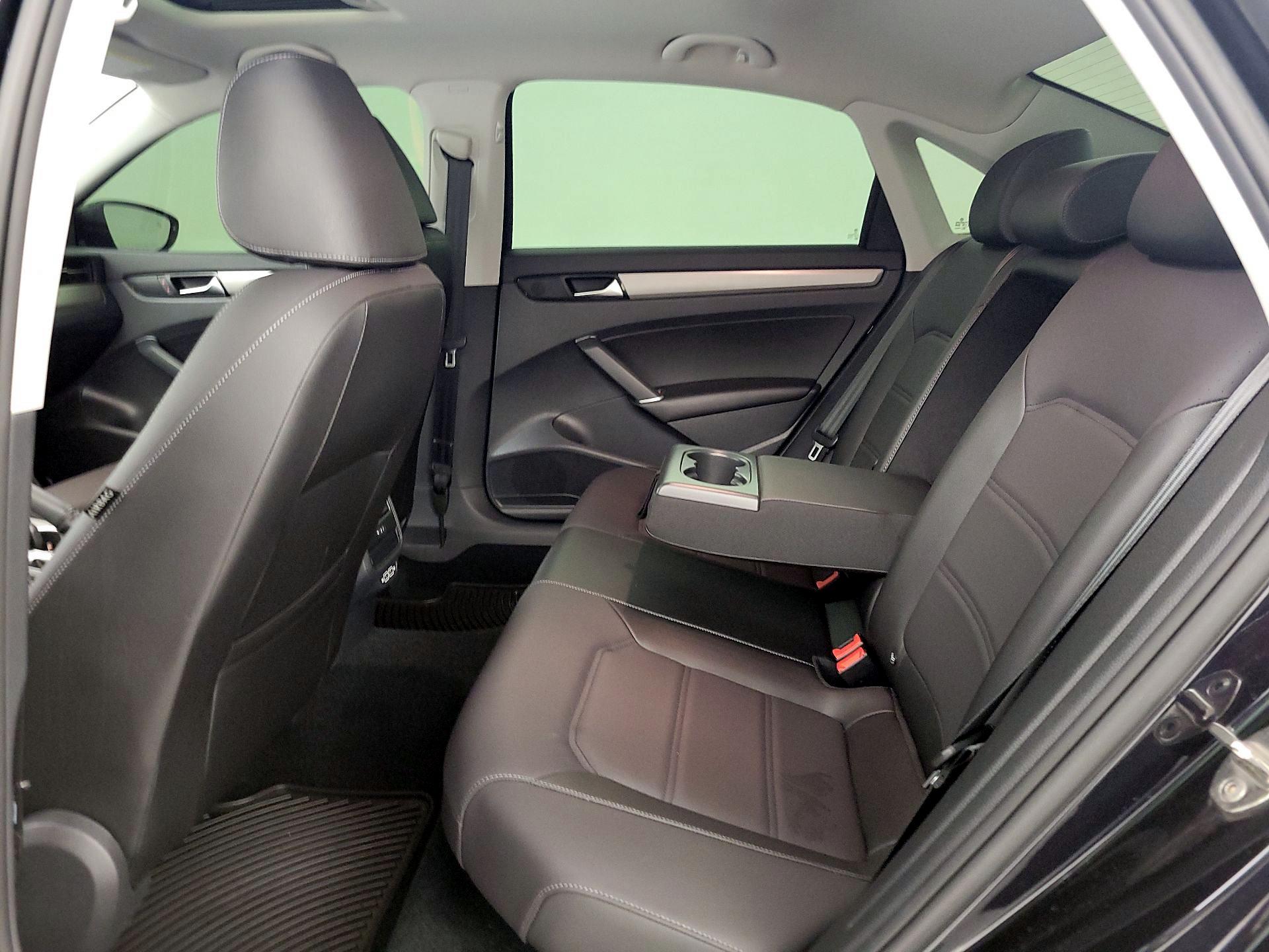 Thumbnail: 2022 Volkswagen Passat - 20