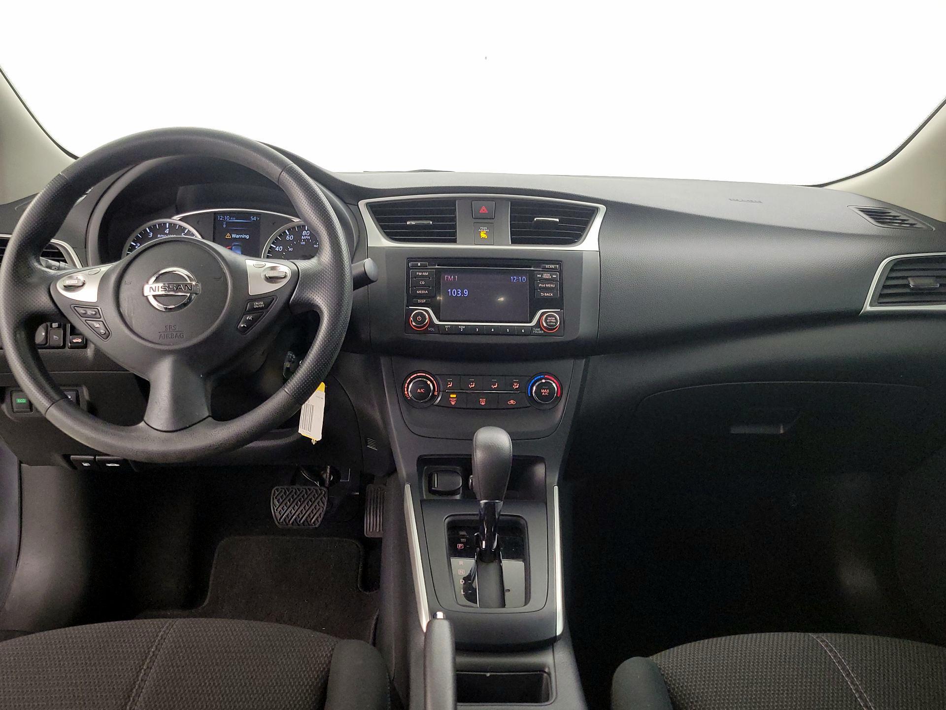 Thumbnail: 2018 Nissan Sentra - 9