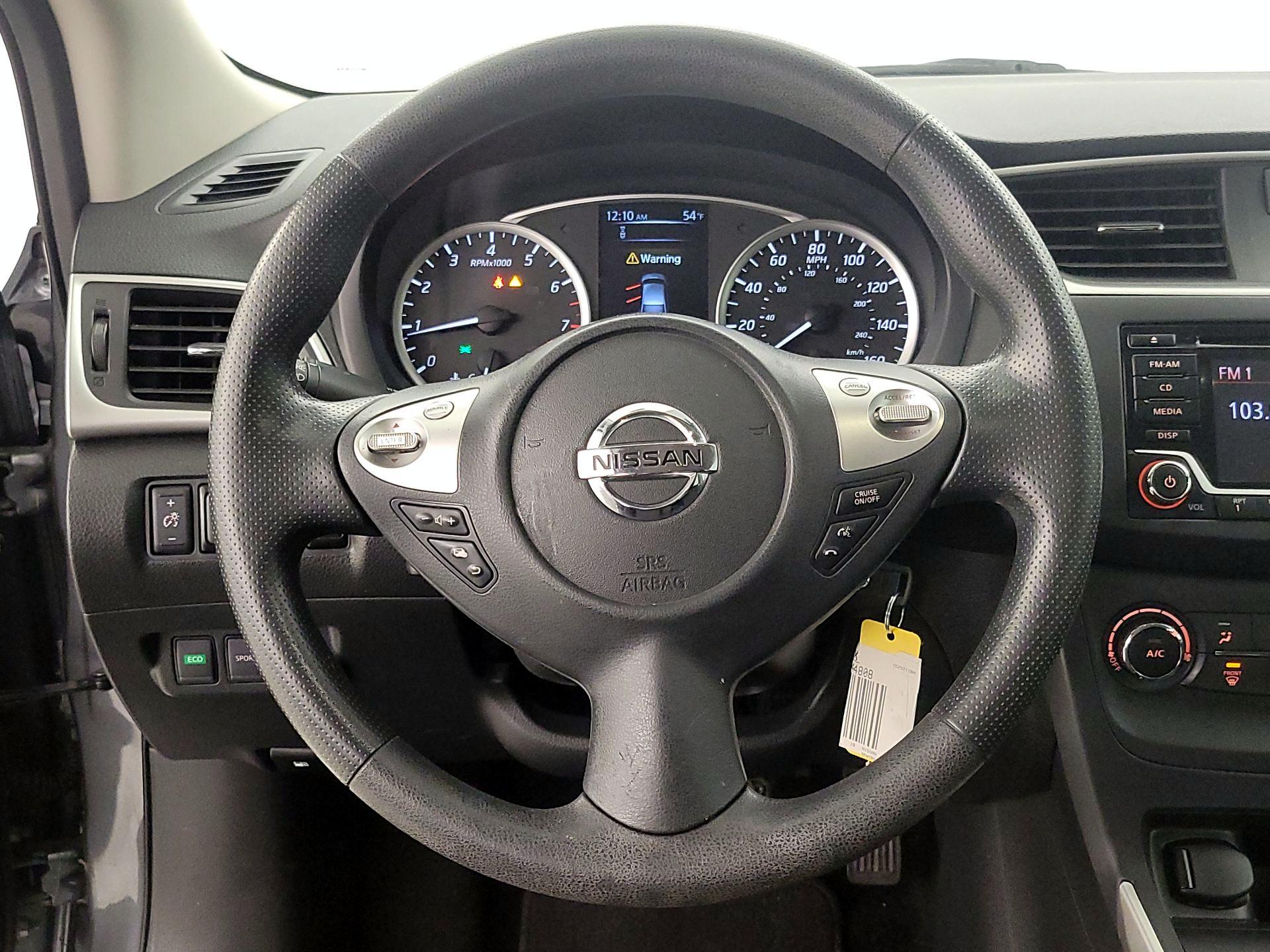 Thumbnail: 2018 Nissan Sentra - 10