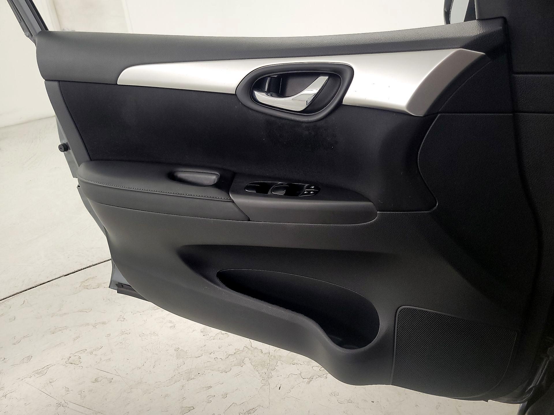 Thumbnail: 2018 Nissan Sentra - 12