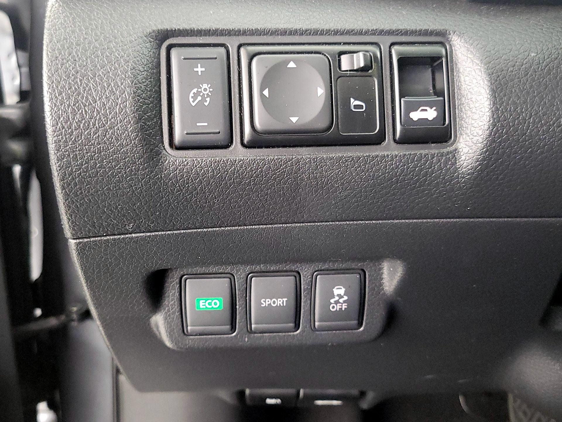 Thumbnail: 2018 Nissan Sentra - 13