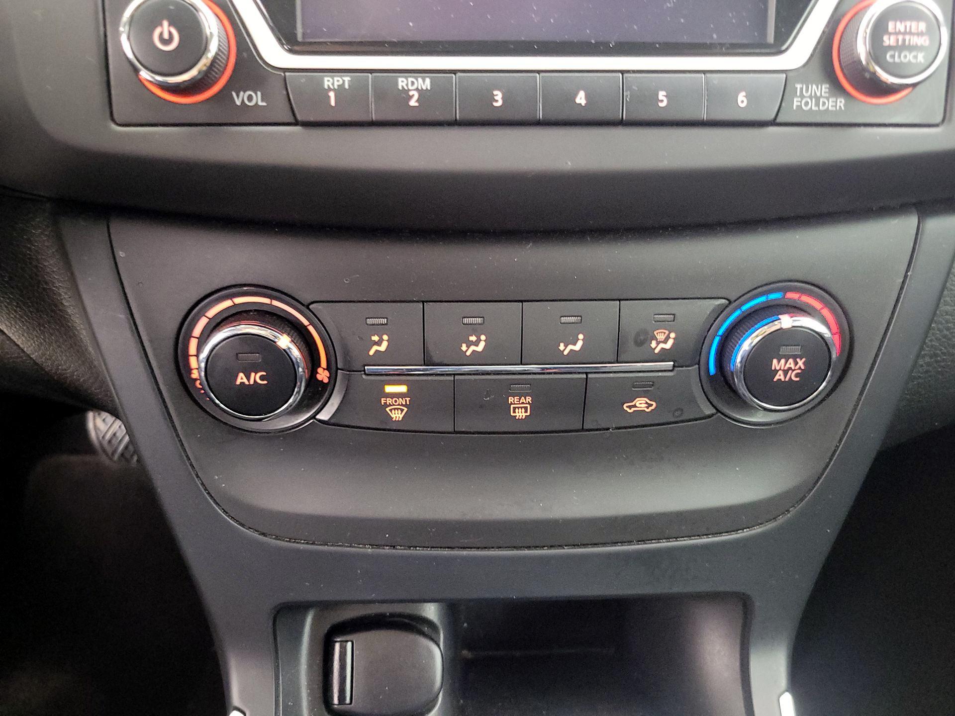 Thumbnail: 2018 Nissan Sentra - 16