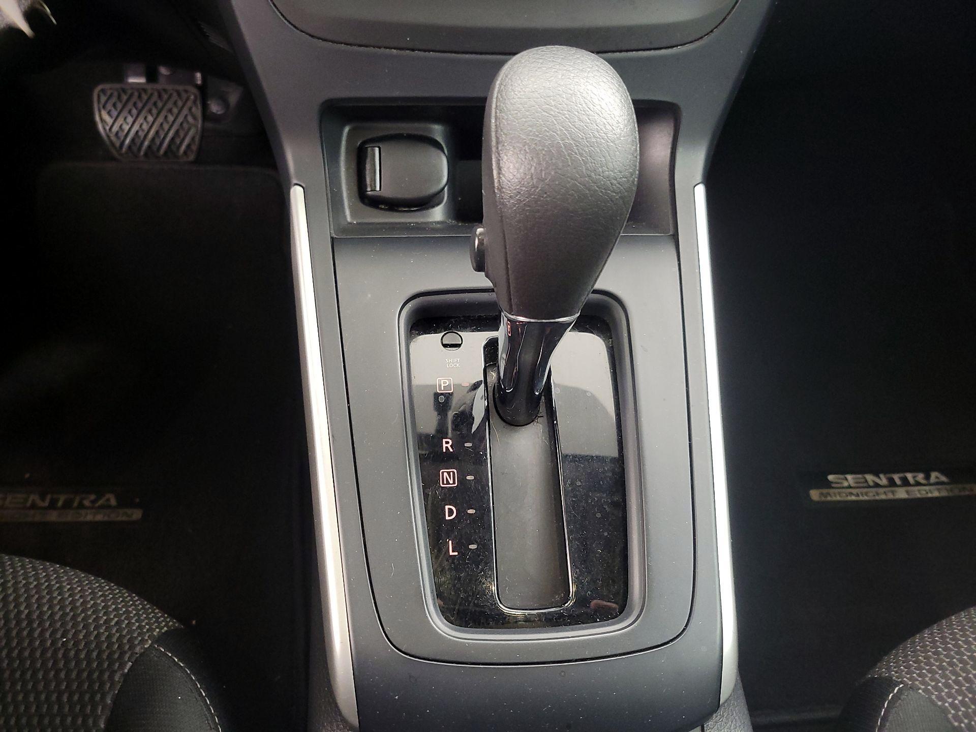 Thumbnail: 2018 Nissan Sentra - 17